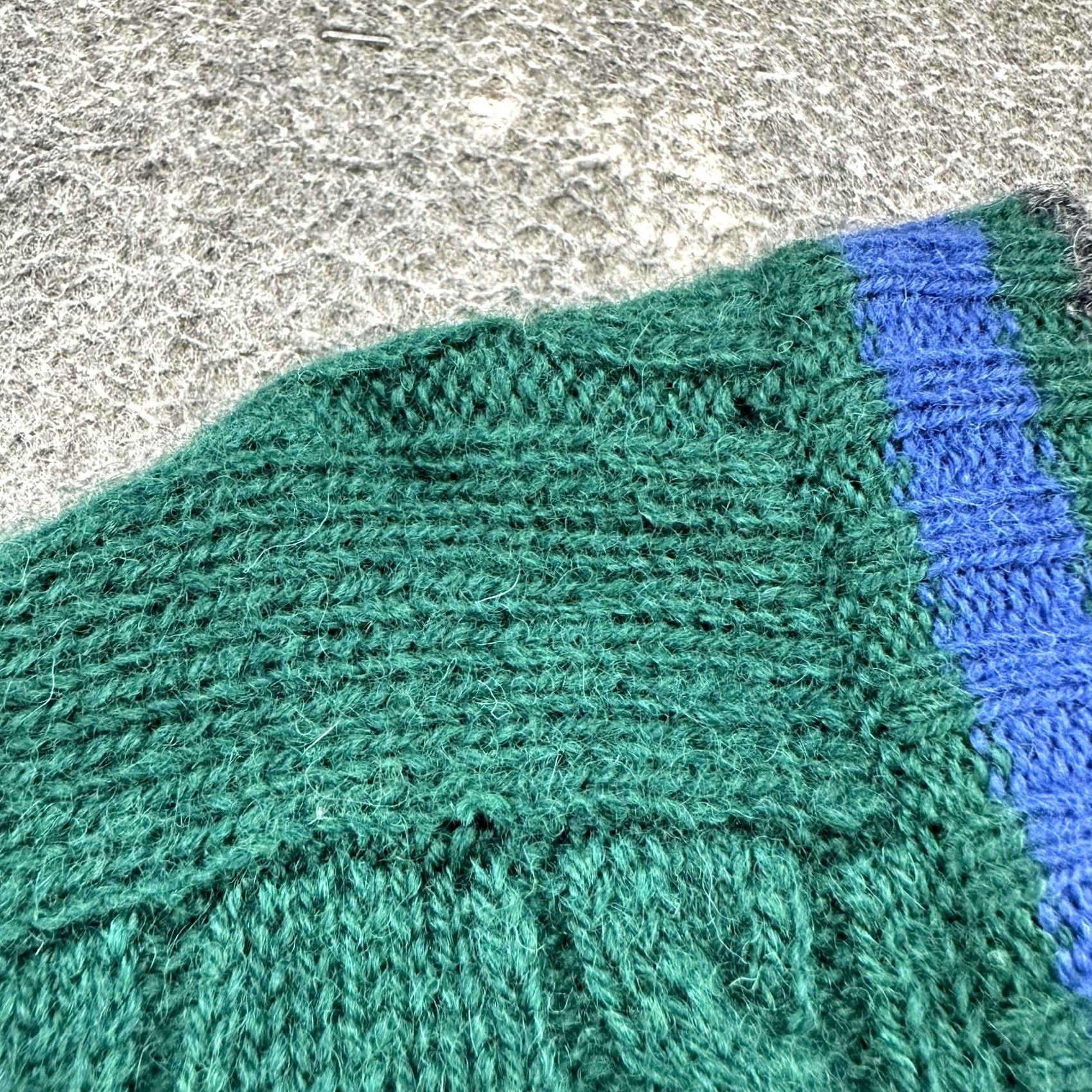 Vintage VINTAGE Saville Row Sweater Mens XL Green Blue Pullover Wool V Neck Preppy 90s Size US XL / EU 56 / 4 - 5 Thumbnail