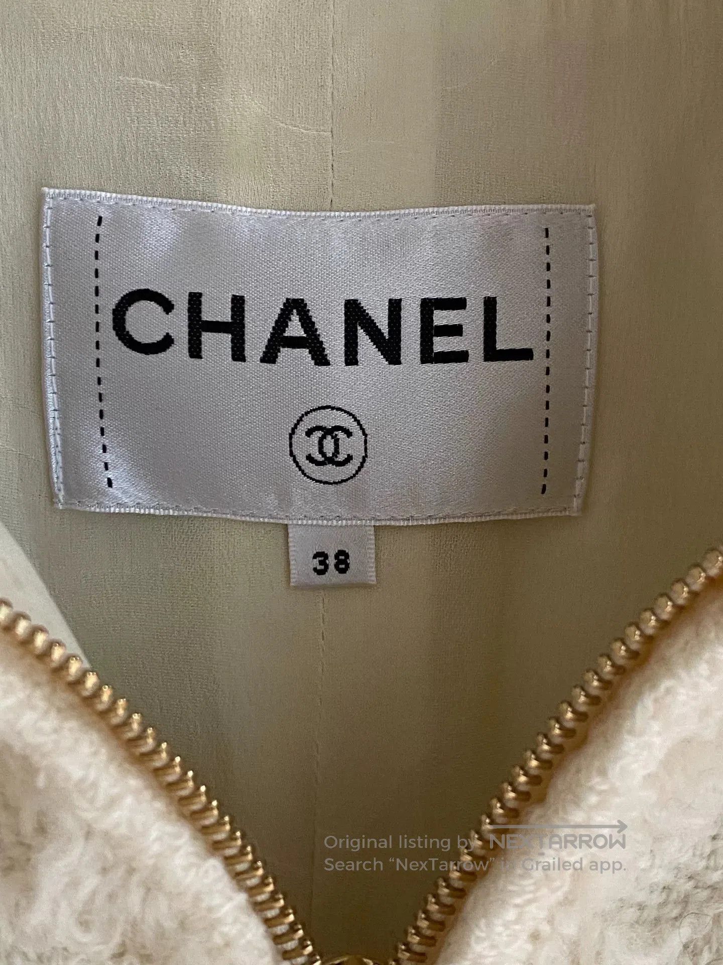 Chanel Chanel 2023 White Collar Jacket. Size US L / EU 52-54 / 3 - 2 Thumbnail