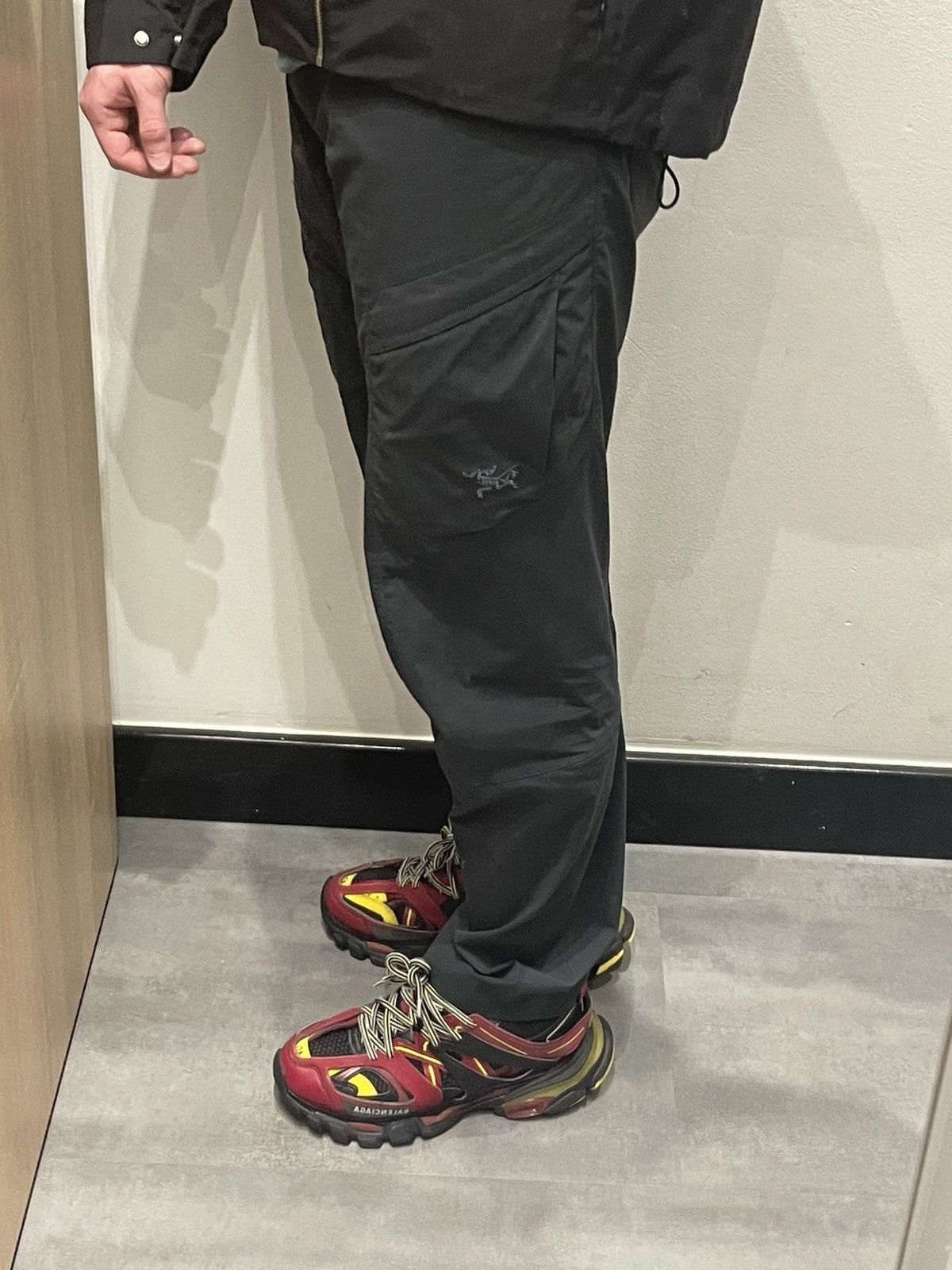 Arc'teryx Arc'Teryx Technical Grey Swamp Cargo Track Pants Size US 32 / EU 48 - 5 Thumbnail