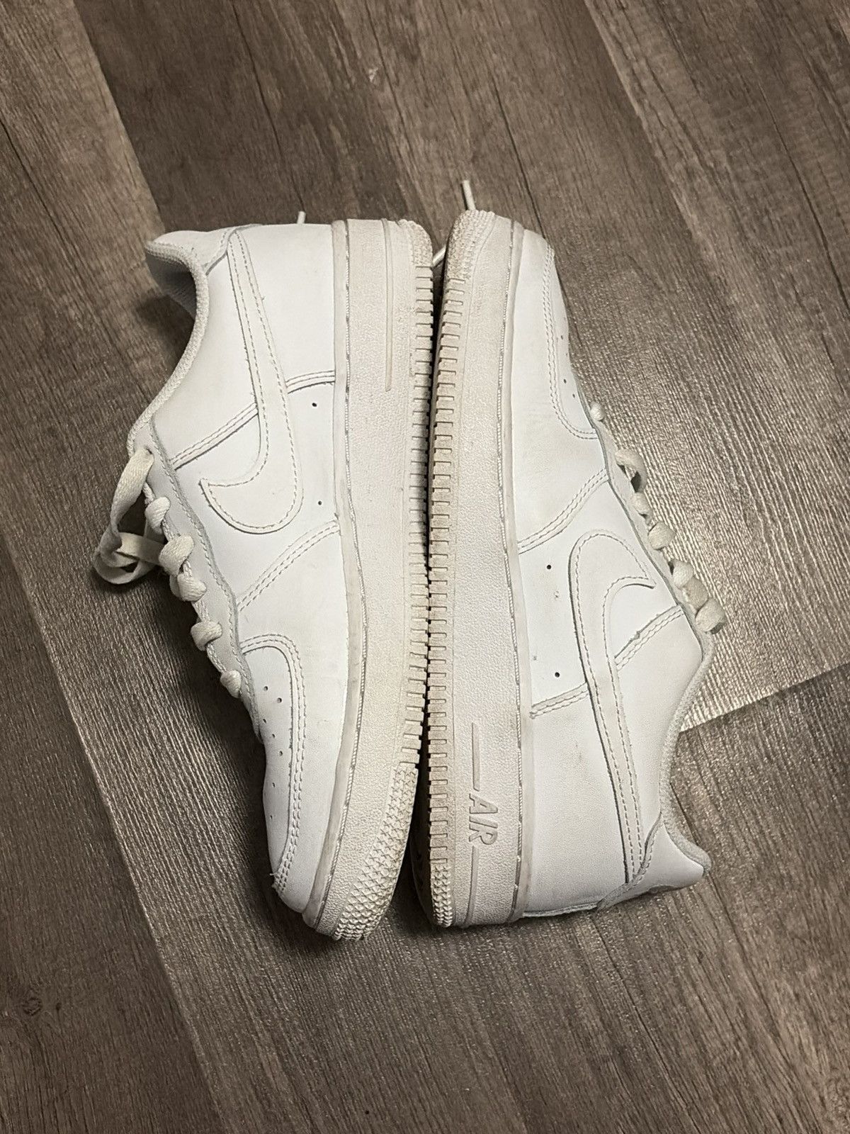 Nike Nike Air Force 1s (Big Kid 5.5Y) Size US 7 / IT 37 - 2 Thumbnail