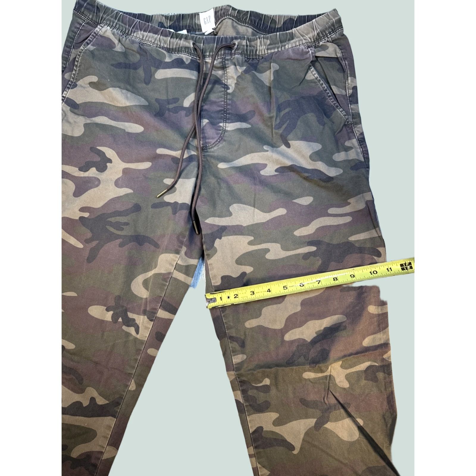 Gap VINTAGE? None. But based on provided, rephrase: Men's Gap Drawstring Tapered Leg Medium 32x28 Camo Jogger Pants Size ONE SIZE - 1 Thumbnail