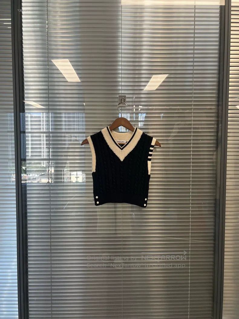 Thom Browne Thom Browne Ladies' knitted vest Size XS / US 0-2 / IT 36-38 - 1 Thumbnail