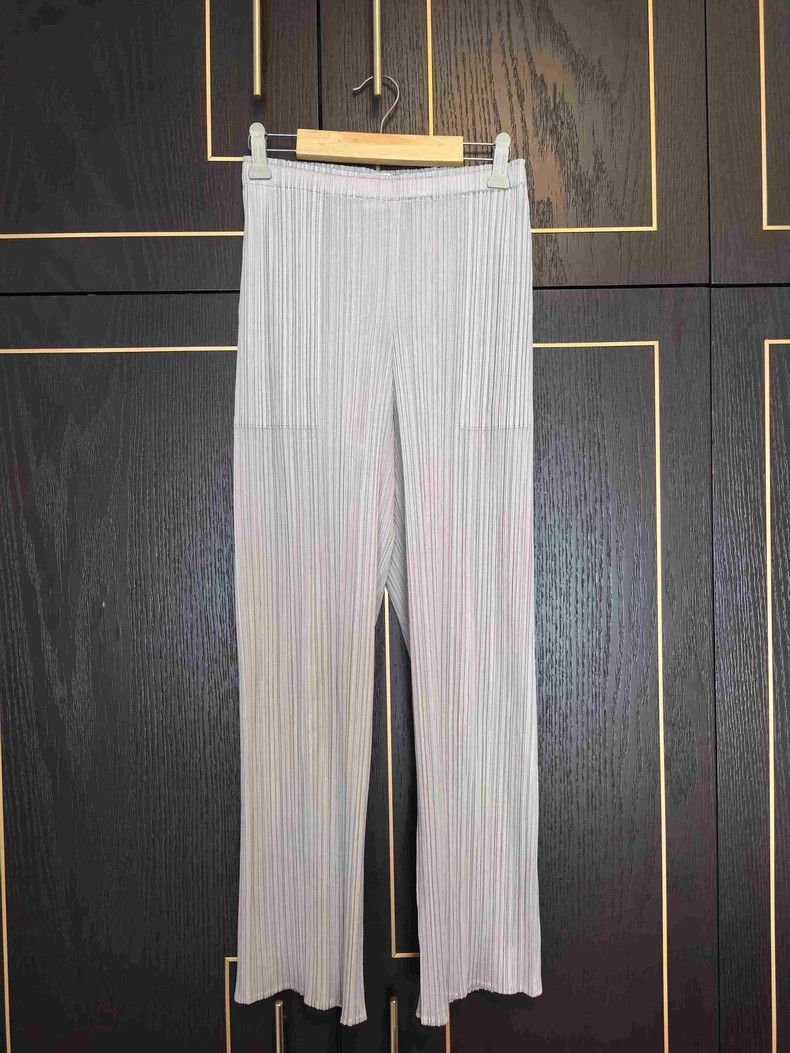 Issey Miyake issey miyake size:2 Beige pleated pants Size 42" / US 20 - 1 Thumbnail