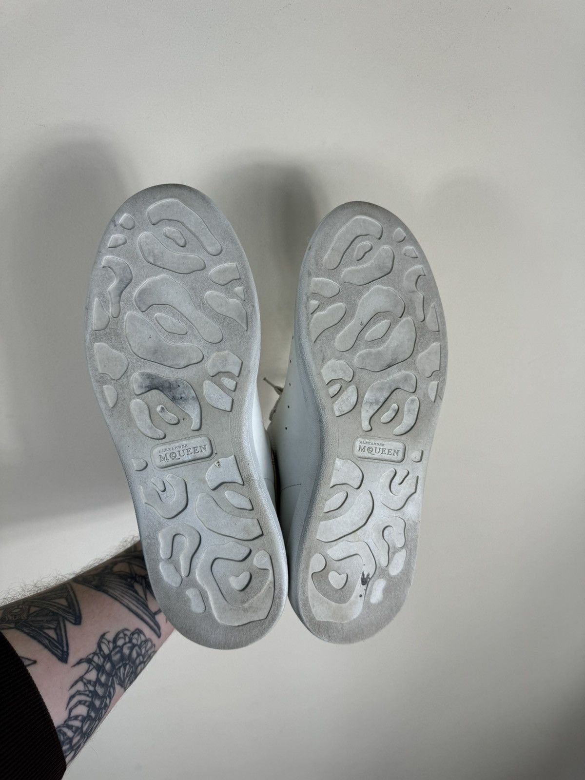 Alexander McQueen Alexander McQueen Oversized Gold Python Print Sneakers Size US 11 / IT 41 - 9 Thumbnail
