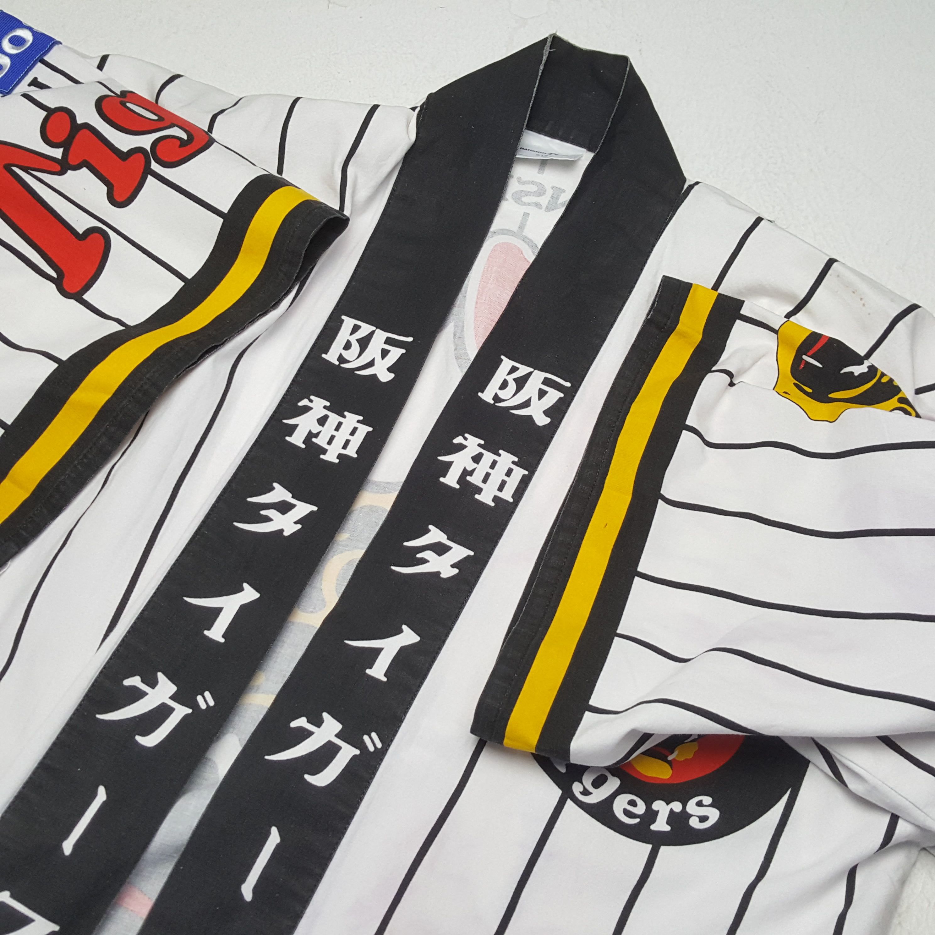 MLB × Vintage HANSHIN TIGERS MLB Japanese Baseball Team Kimono Jacket Size US L / EU 52-54 / 3 - 8 Thumbnail