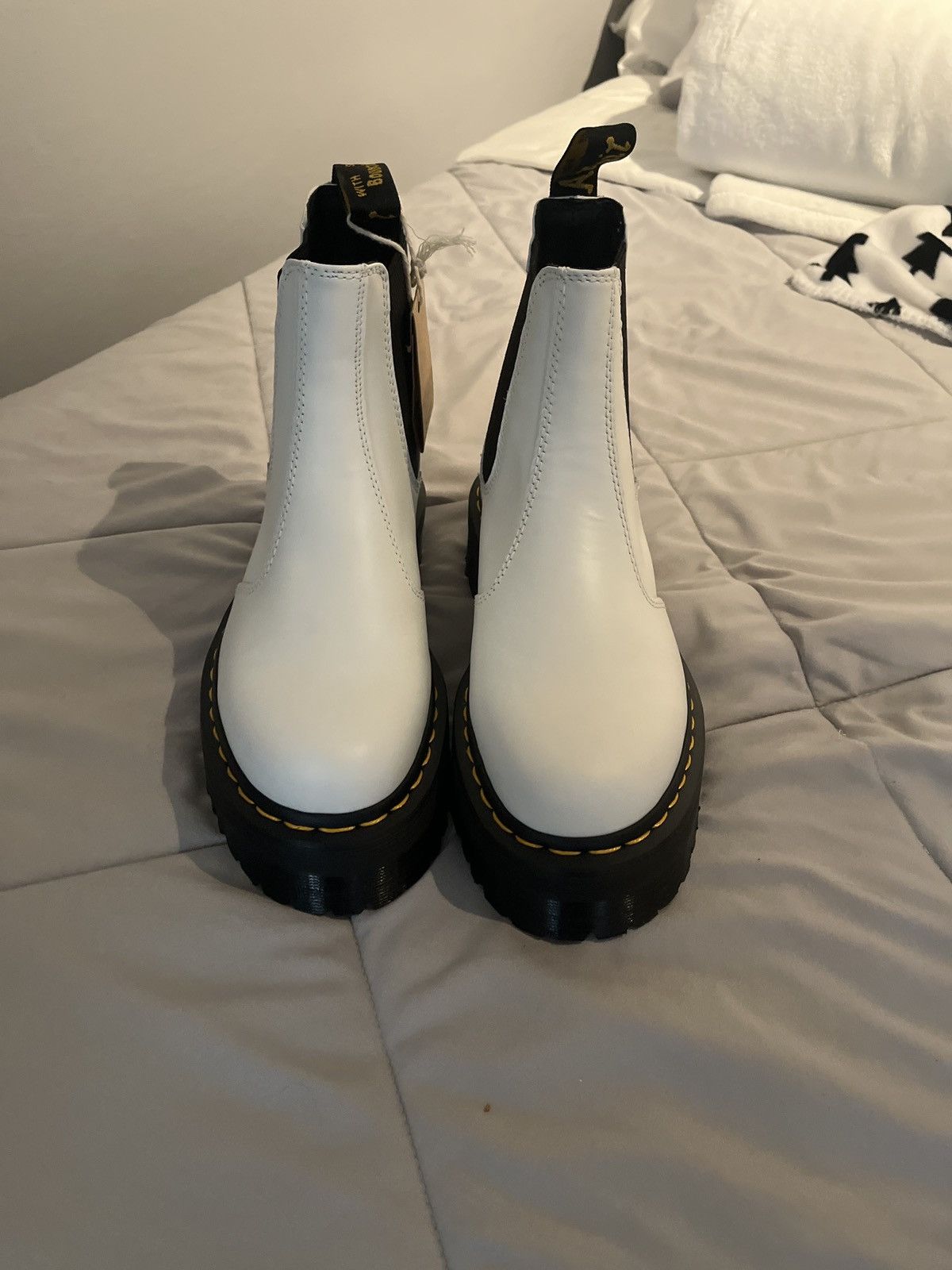 Dr. Martens White platformed dr martens boots Size US 7 / IT 37 - 2 Thumbnail