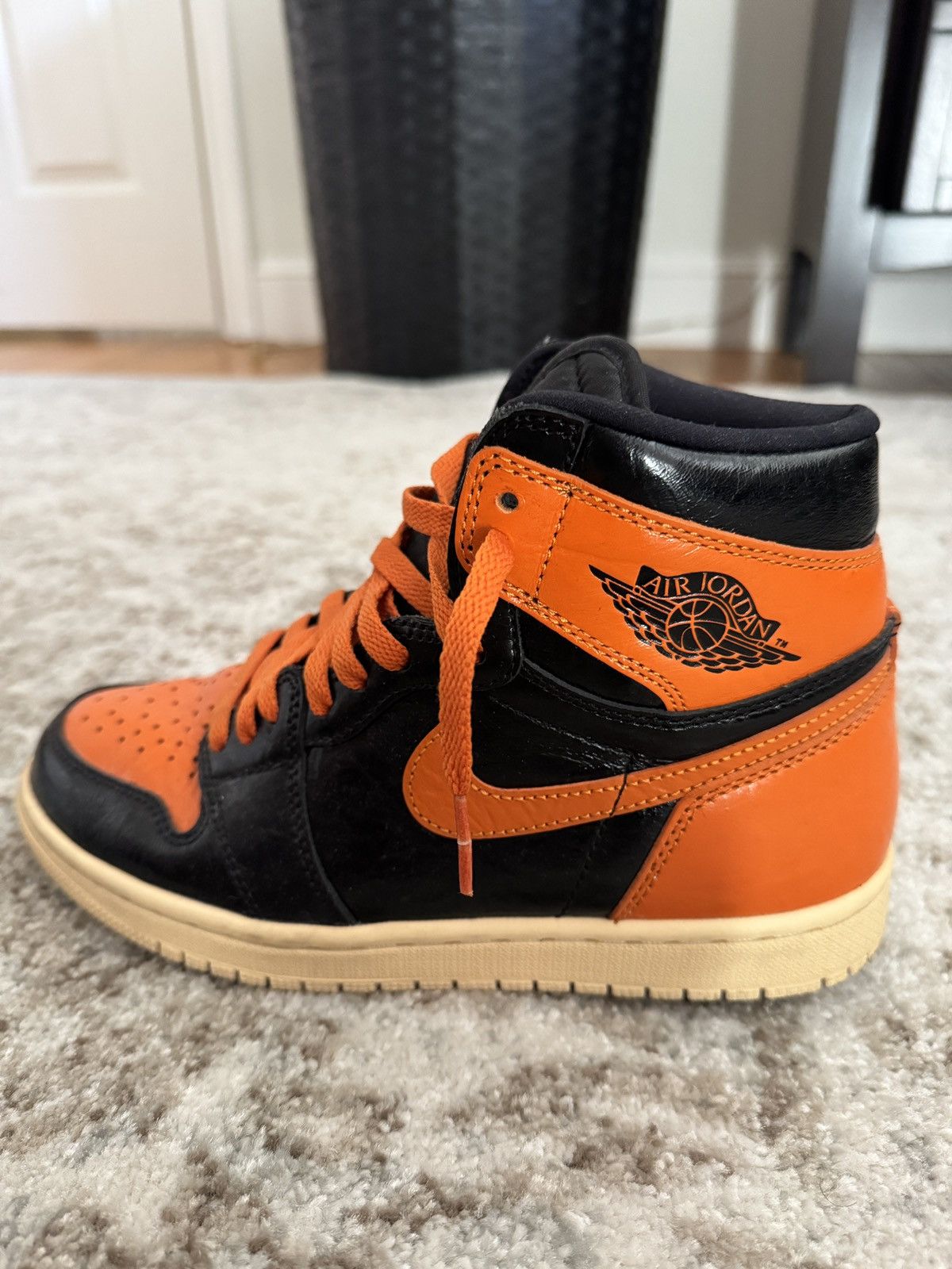 Jordan Brand Air Jordan 1 ‘Black/Orange’ Size US 7 / EU 40 - 3 Thumbnail