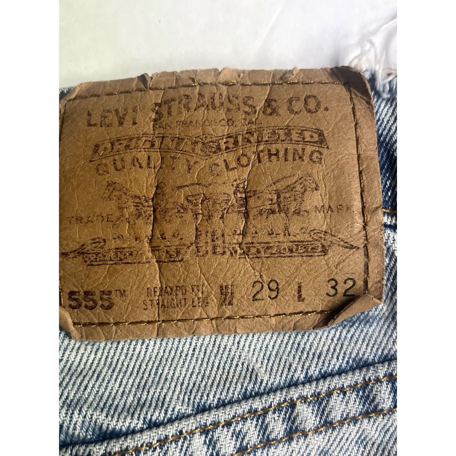 Levi's Levi's Shorts Womens Cut-Off Denim 29 Blue Distressed 555 Frayed Edge Zipper Pocket 5-Pocket Classic Casual Size 29" - 6 Thumbnail