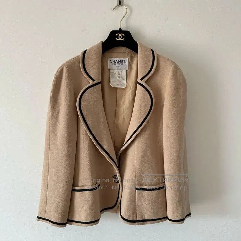 Chanel Chanel Beige Wool Women's Jacket . Size L / US 10 / IT 46 - 1 Thumbnail