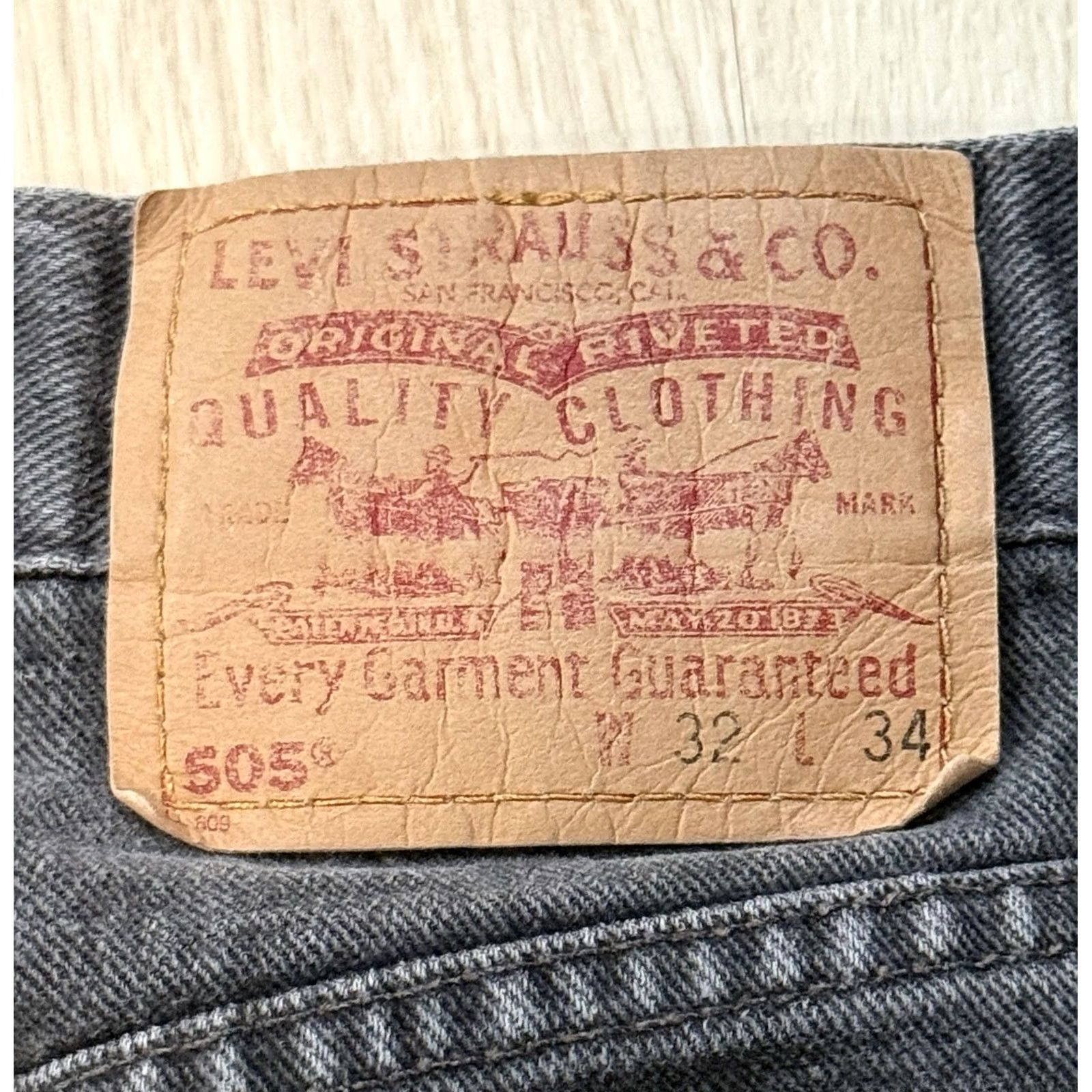 Levi's VINTAGE Levi’s 505 Denim Jeans Distressed Cropped Black 30x25 USA 90s Grunge Hip Hop Straight Size US 30 / EU 46 - 7 Thumbnail