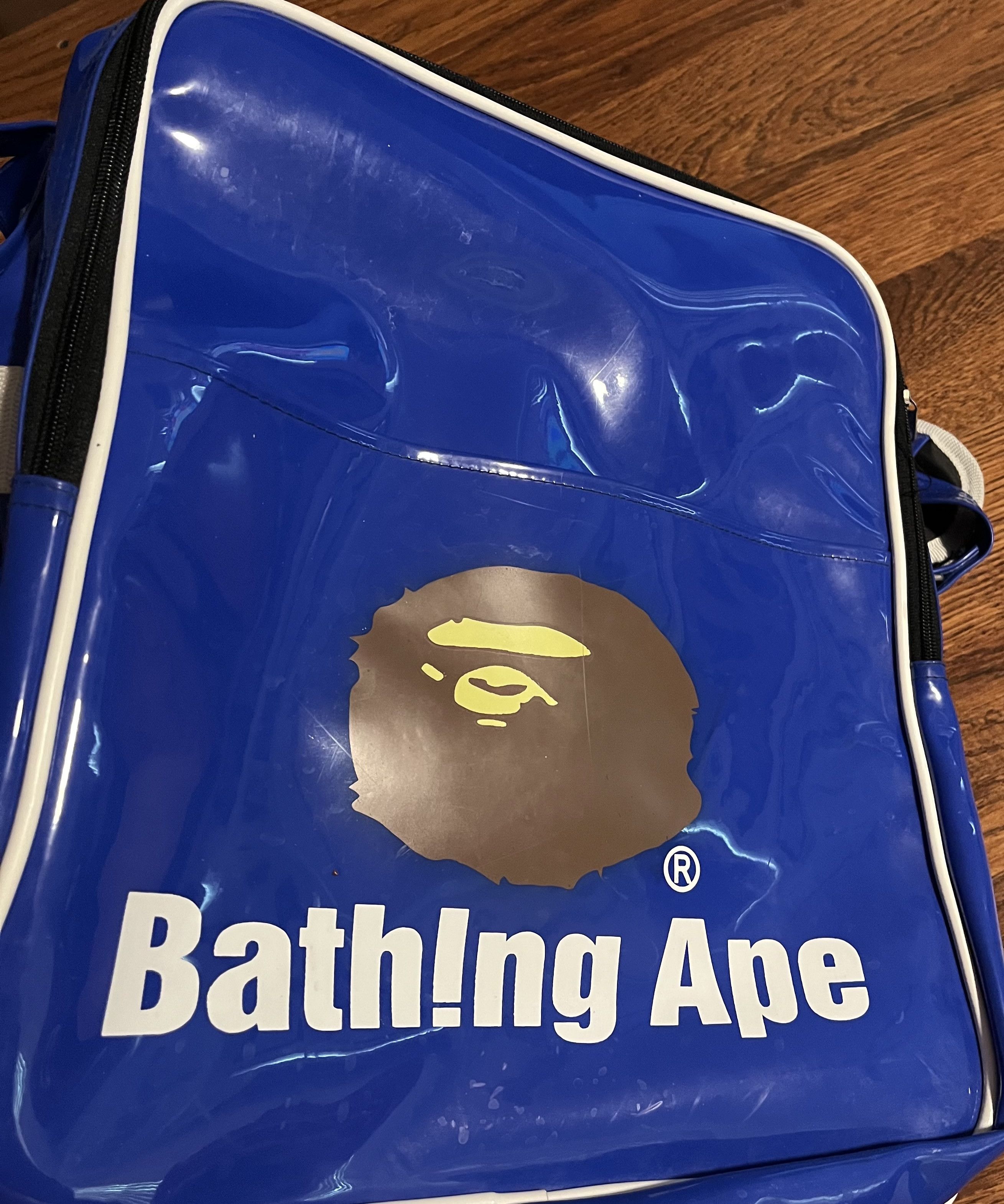 Bape A Bathing Ape Vinyl Messenger Bag Ape Head Logo Shoulder Bag Size ONE SIZE - 6 Thumbnail
