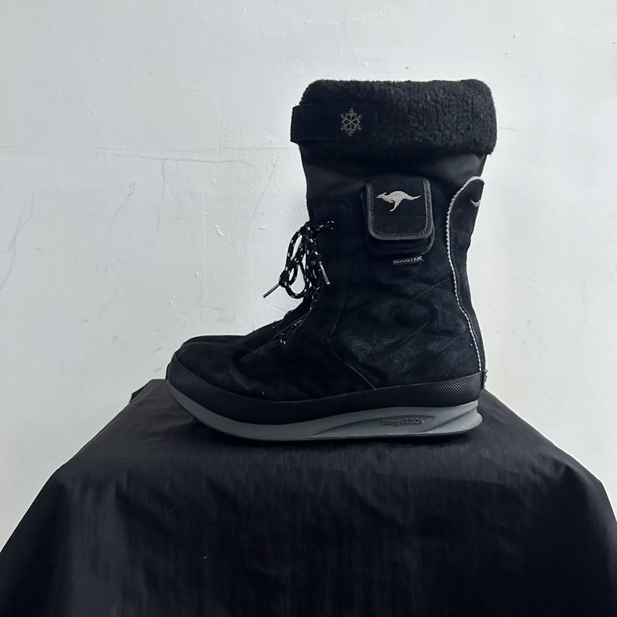 KangaROOS Kangaroos warm snow boxing high black leather boots Size US 10 / IT 40 - 4 Thumbnail