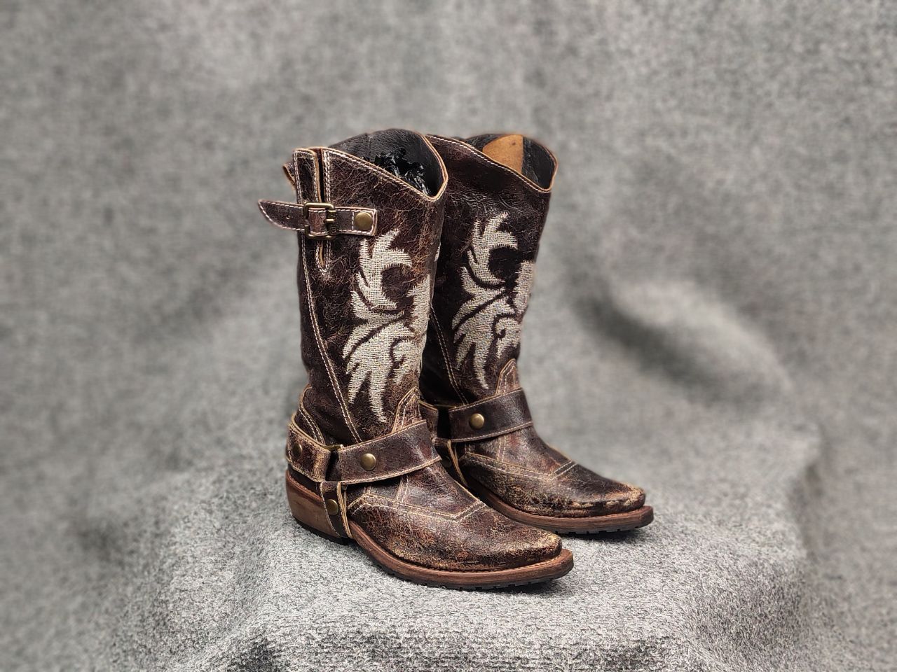 Vintage Sancho Boots Barbados Textured embroidered leather