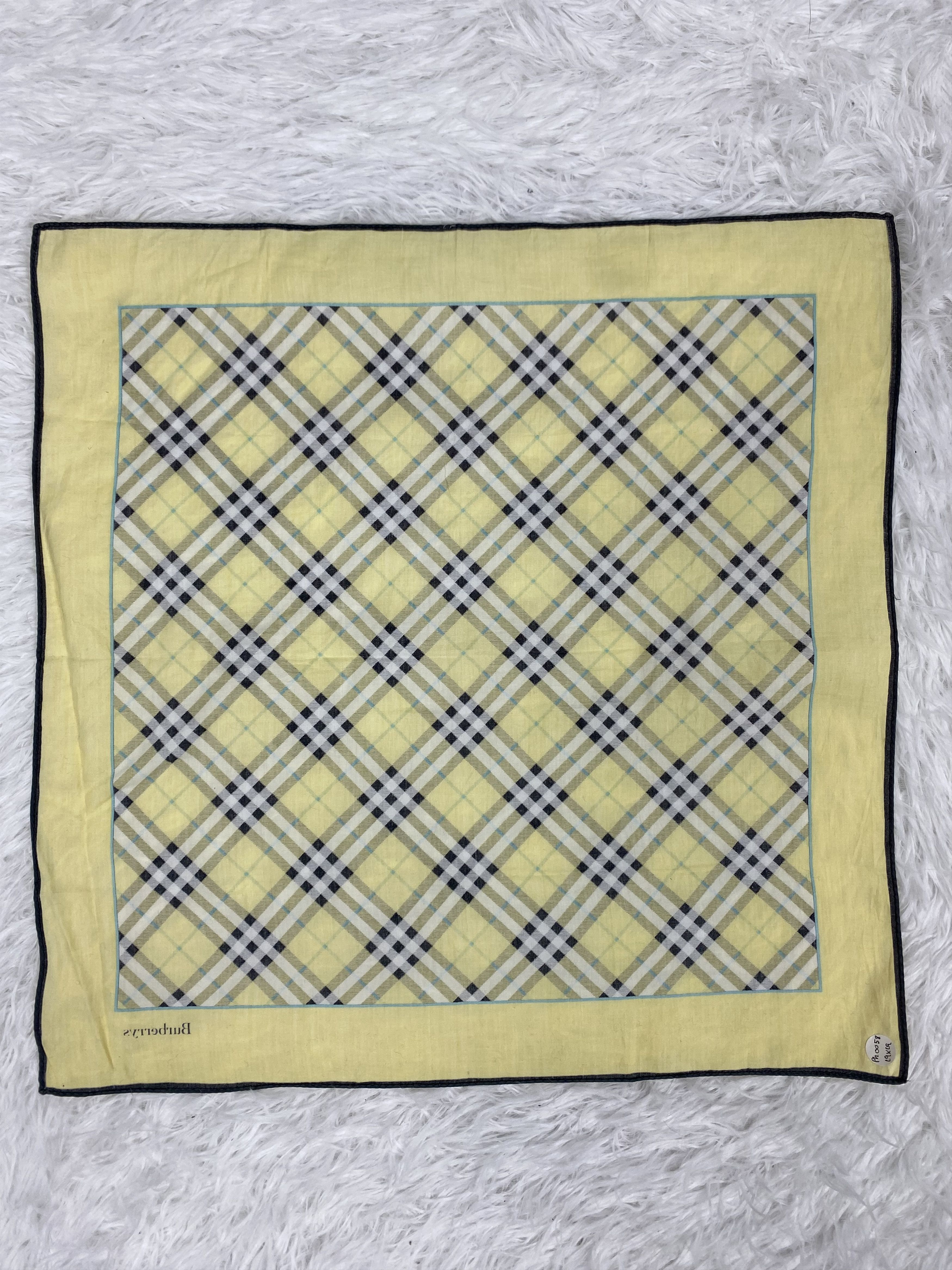 Burberry × Vintage Vintage Burberry Handkerchief PH0058 Size ONE SIZE - 3 Thumbnail