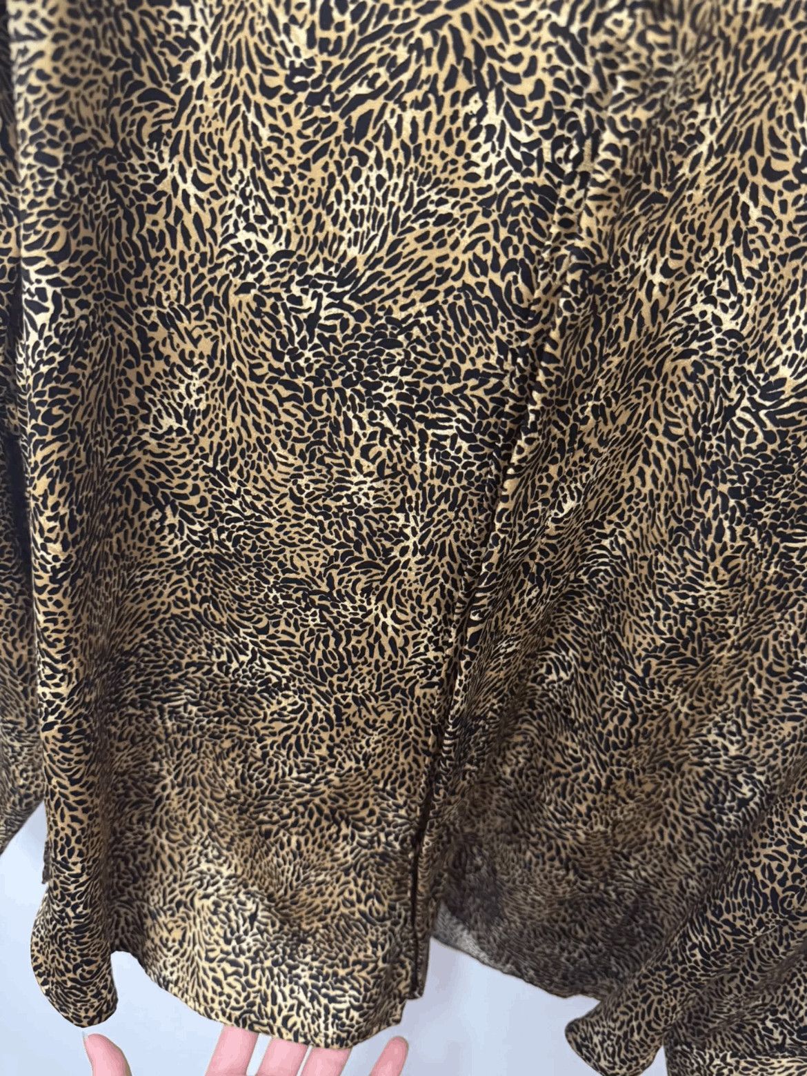Saint Laurent Paris Sz 37 Saint Laurent Paris 20AW Runway Leopard Silk Shirt-25 Size US S / EU 44-46 / 1 - 3 Thumbnail