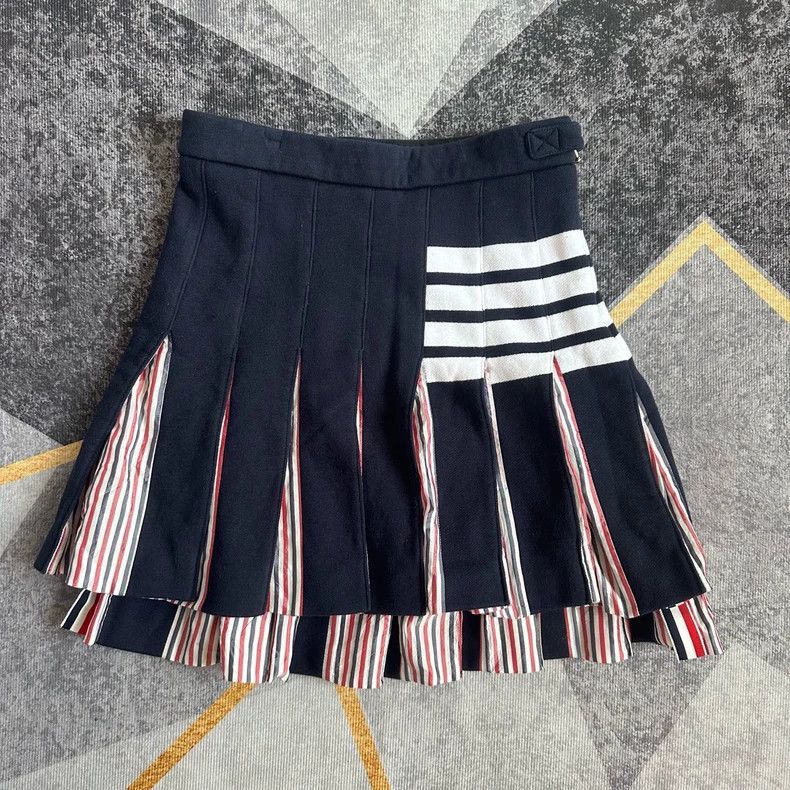 Thom Browne Thom Browne Four stripe pleated skirt Size 25" / US 0 / IT 36 - 1 Thumbnail