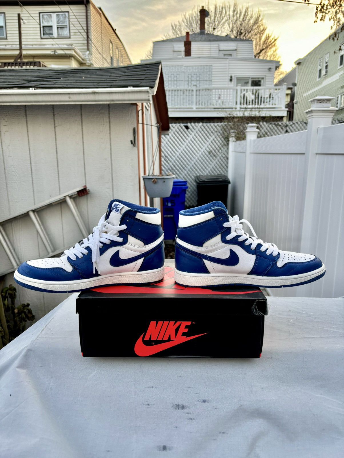 Jordan Brand × Nike Jordan 1 Retro High OG Size US 8.5 / EU 41-42 - 3 Thumbnail