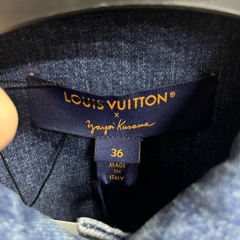 Louis Vuitton Louis Vuitton size 36 Blue Badge Patch Long Sleeve Single Size US M / EU 48-50 / 2 - 2 Thumbnail