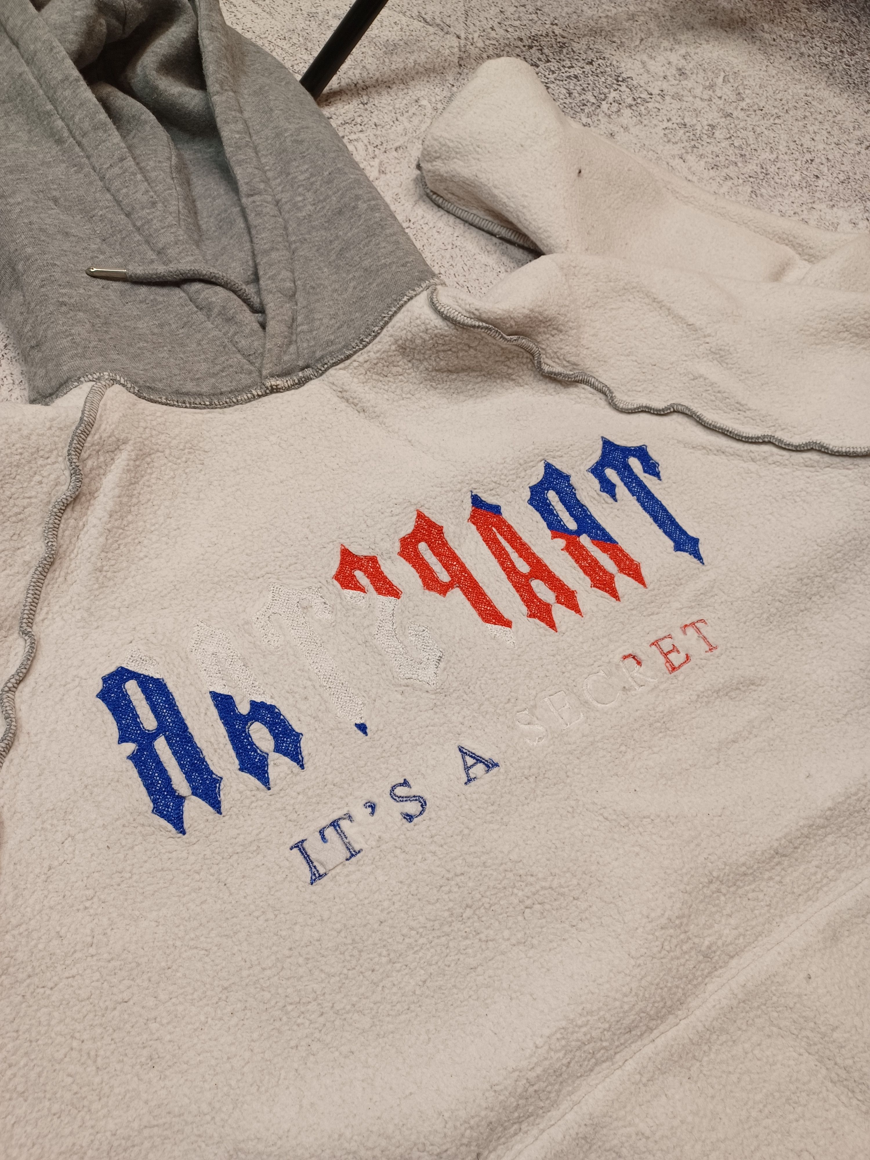 Trapstar London Trapstar hoodie “It's a secret” size M Size US M / EU 48-50 / 2 - 7 Thumbnail