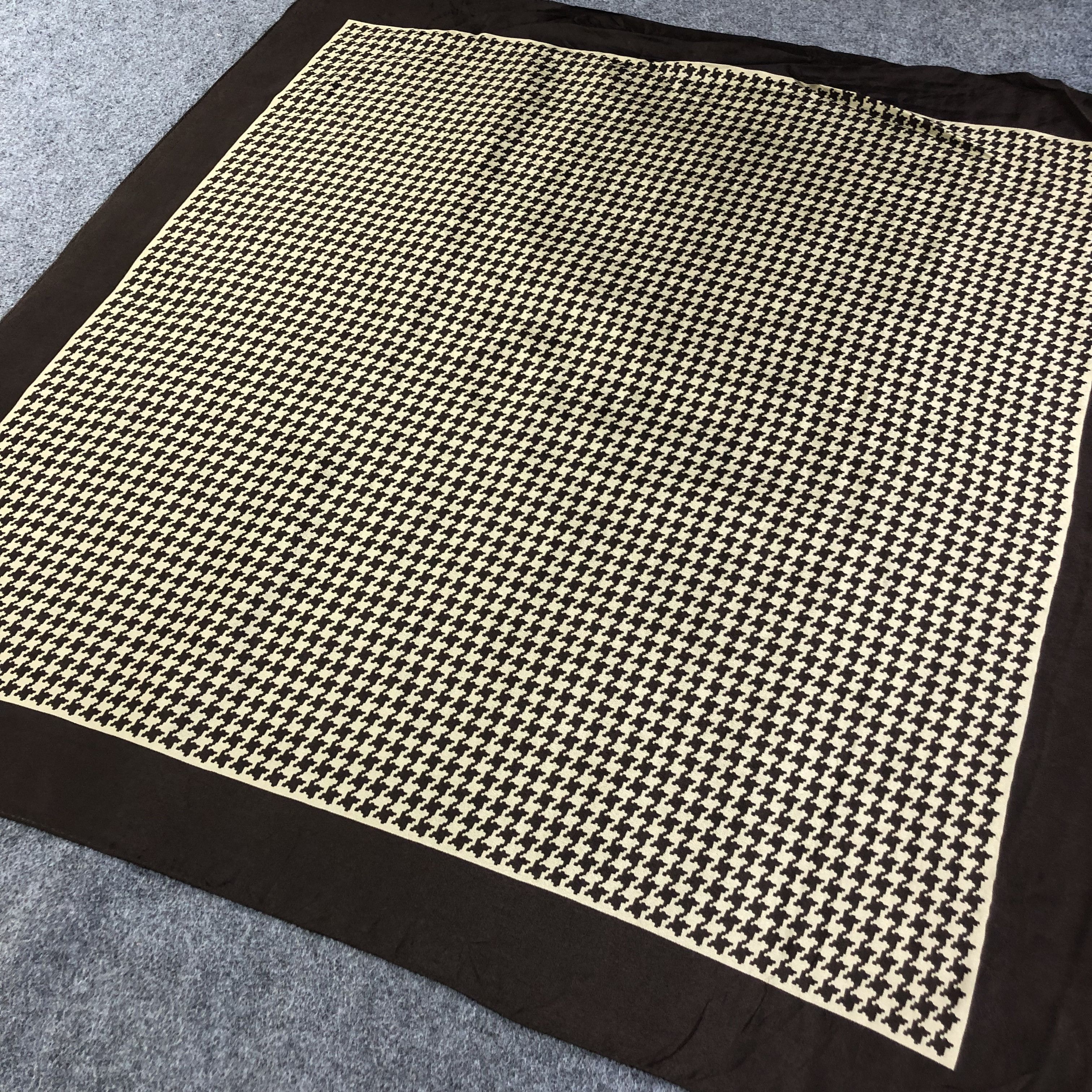 Japanese Brand Luxury Houndstooth Silk Scarf M508 Size ONE SIZE - 2 Thumbnail