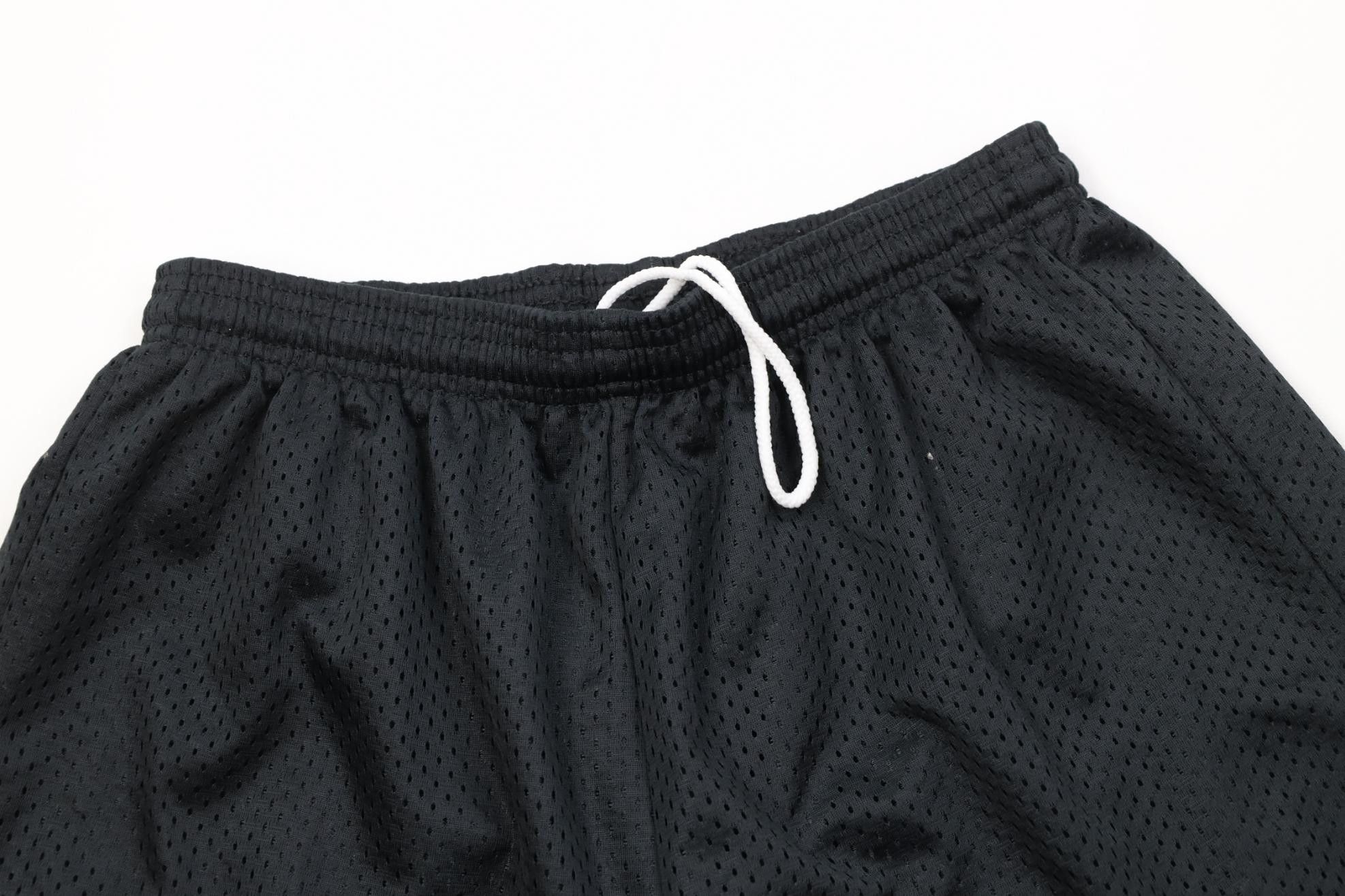 Vintage Vintage 90s Streetwear Mesh Above Knee Shorts Black Size US 32 / EU 48 - 2 Thumbnail