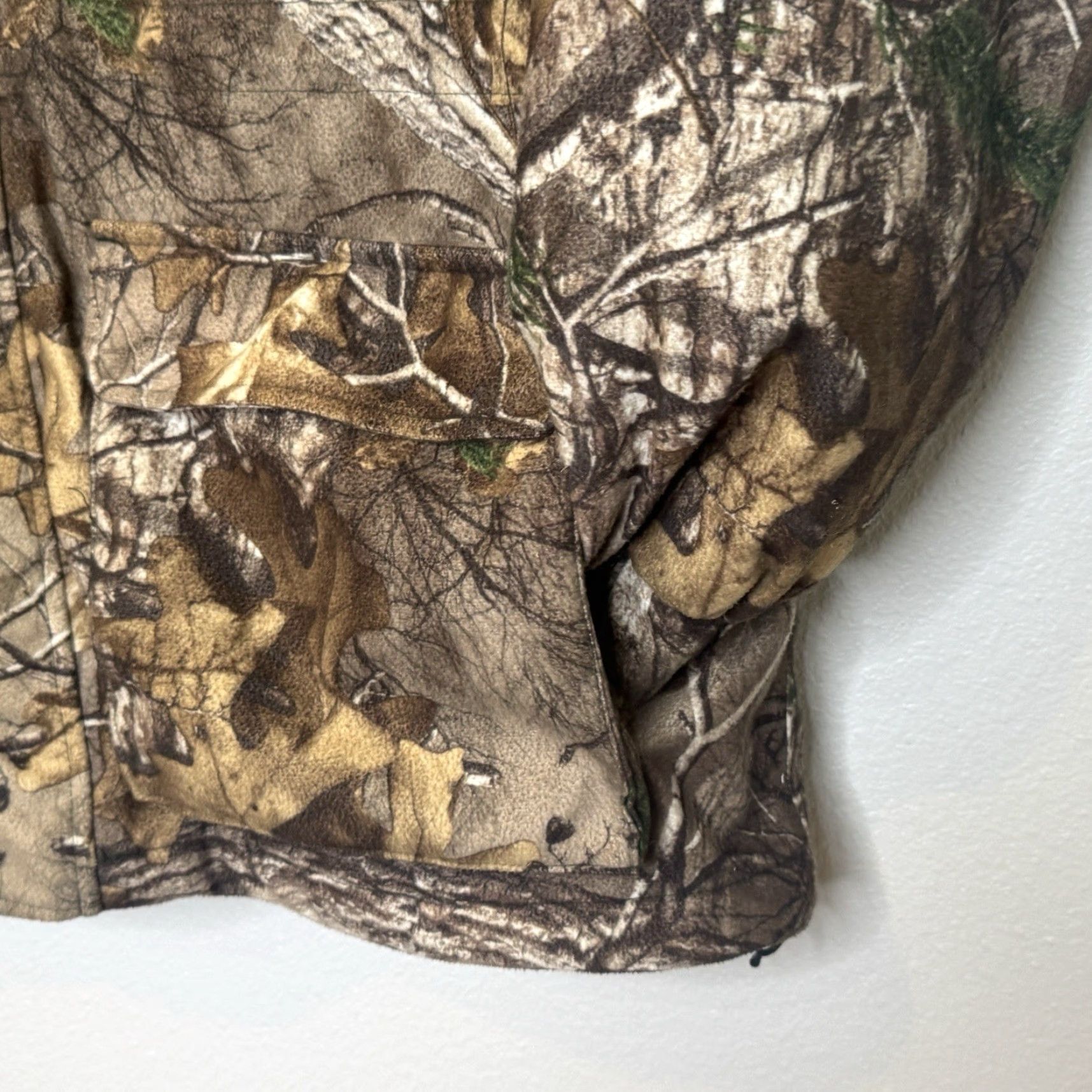 Realtree Habit Realtree Xtra Camouflage Hunting Cargo Coat Scent Factor Mens Size Medium Size US M / EU 48-50 / 2 - 4 Thumbnail