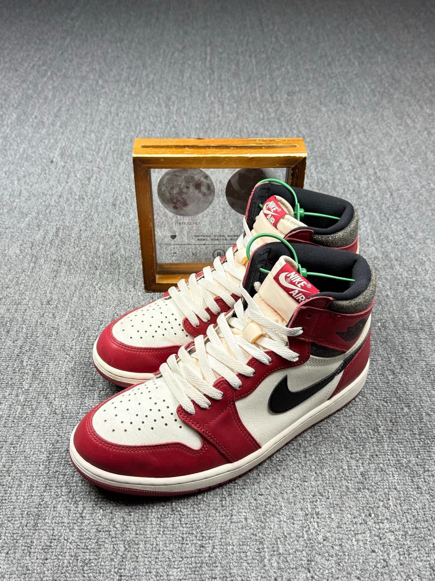 Nike Nike AJ1 Red Lowtop Sneakers 11 Men Size US 11 / EU 44 - 1 Thumbnail
