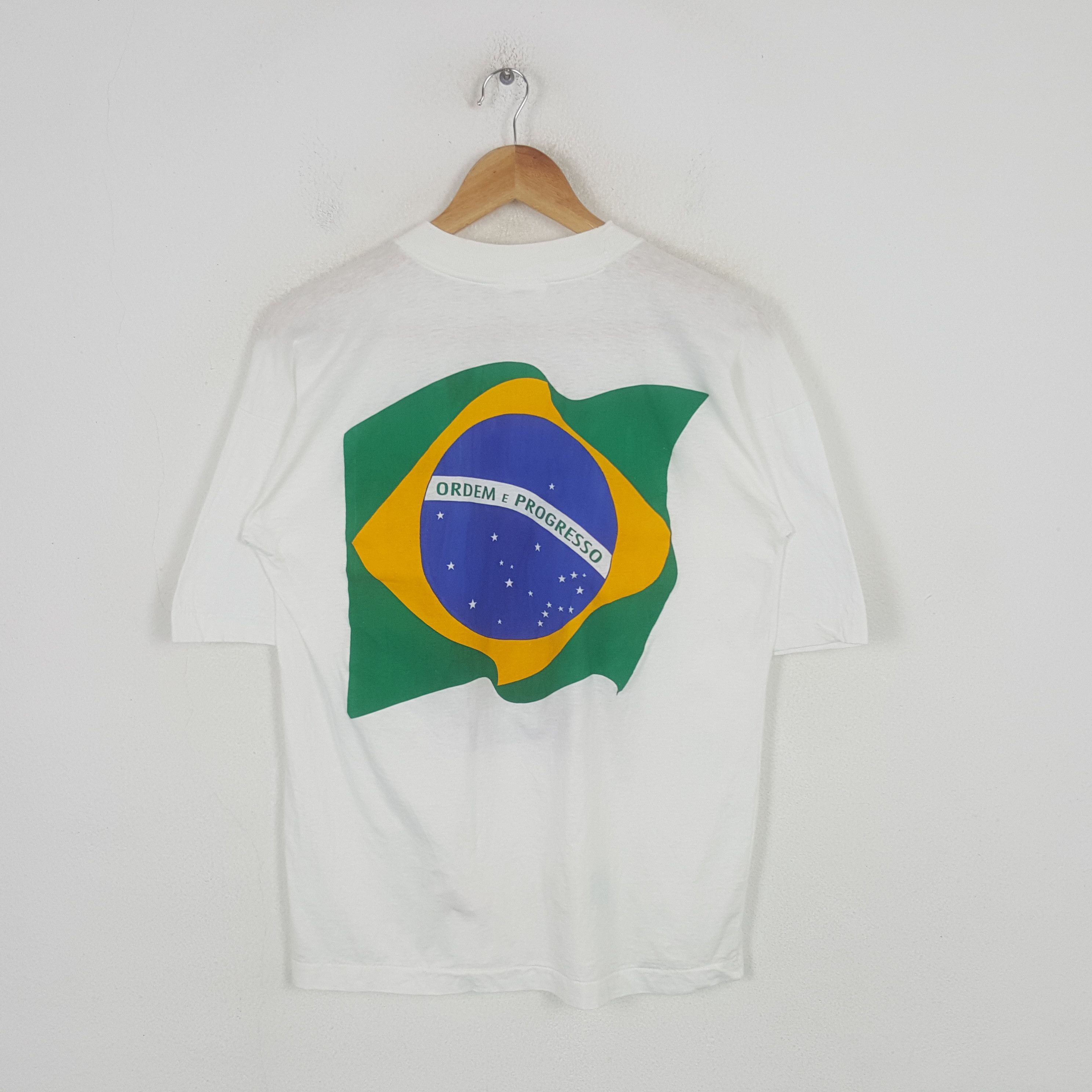 Vintage Vintage Aryton Senna Formula One Racing Tshirt C301N57 Size US S / EU 44-46 / 1 - 3 Thumbnail
