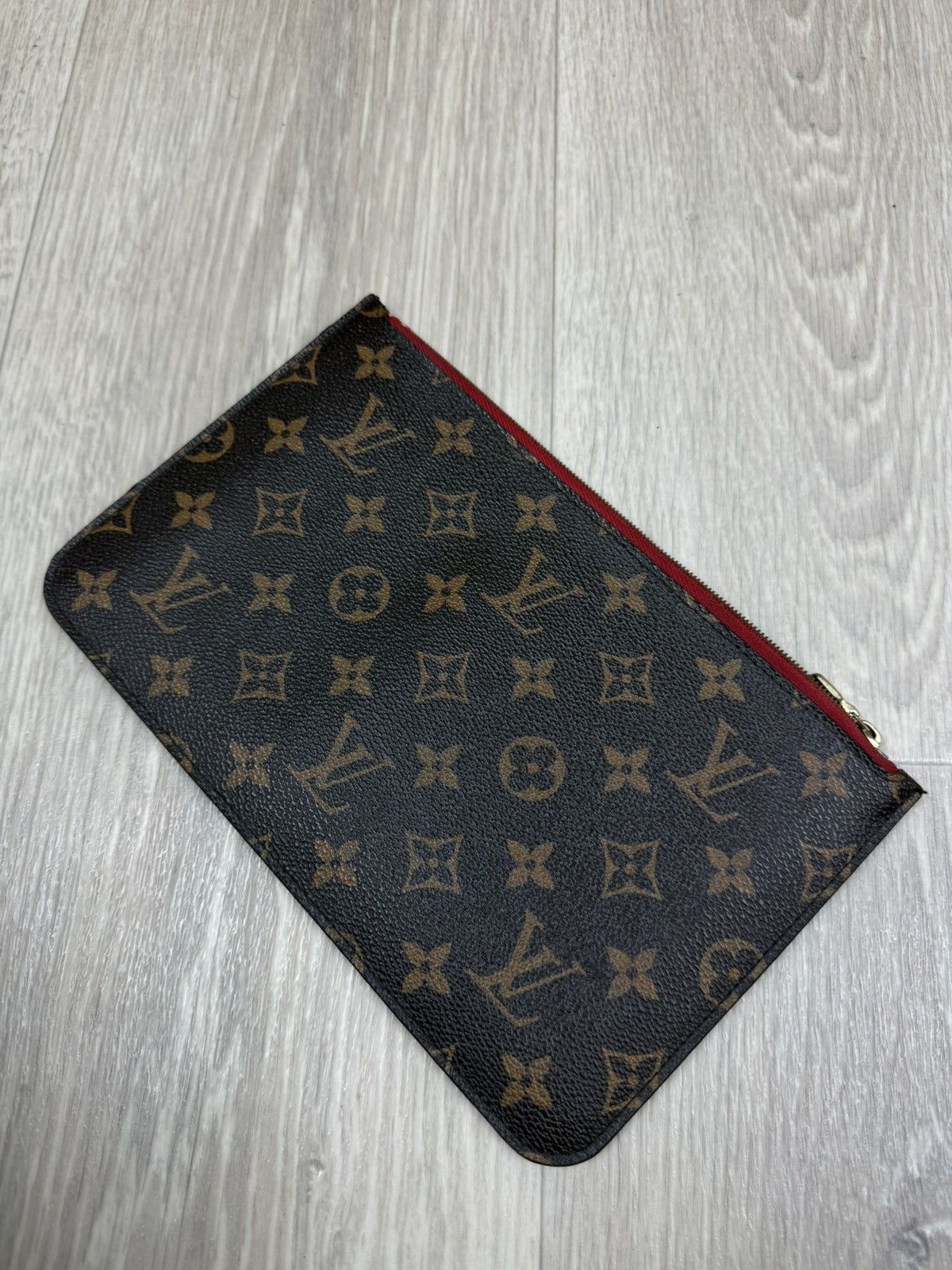 Louis Vuitton Louis Vuitton Neverfull MM GM Pouch Fuchsia Bag Size ONE SIZE - 4 Thumbnail