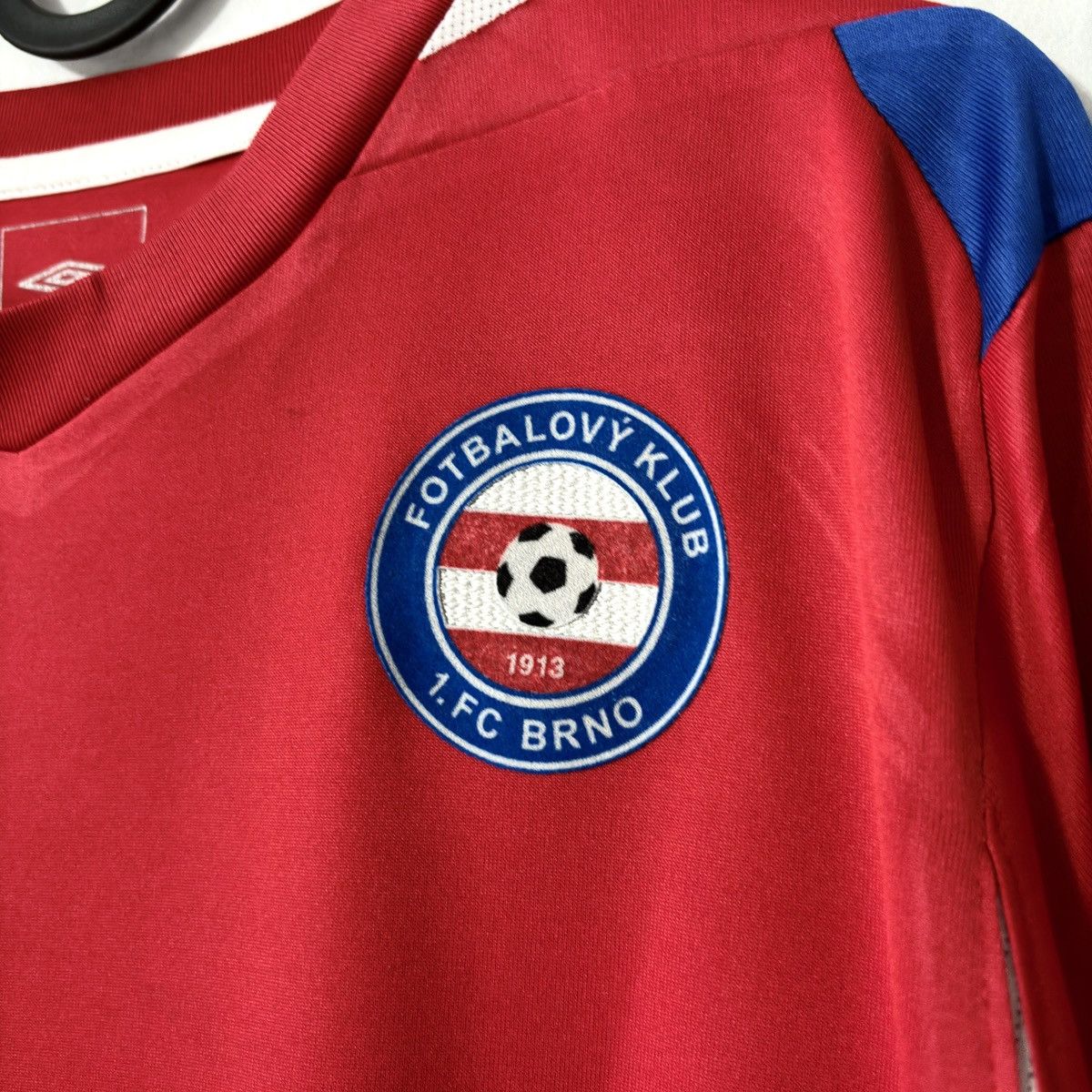 Umbro × Vintage 2008 2009 FC Brno Czech Republic Vintage Home Soccer Jersey Size US M / EU 48-50 / 2 - 3 Thumbnail