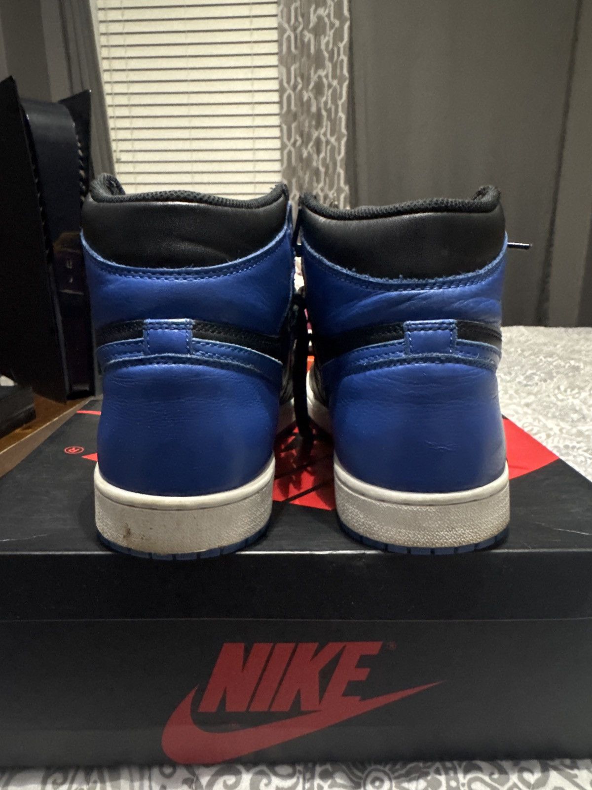 Nike Jordan 1s Size US 9 / EU 42 - 3 Thumbnail