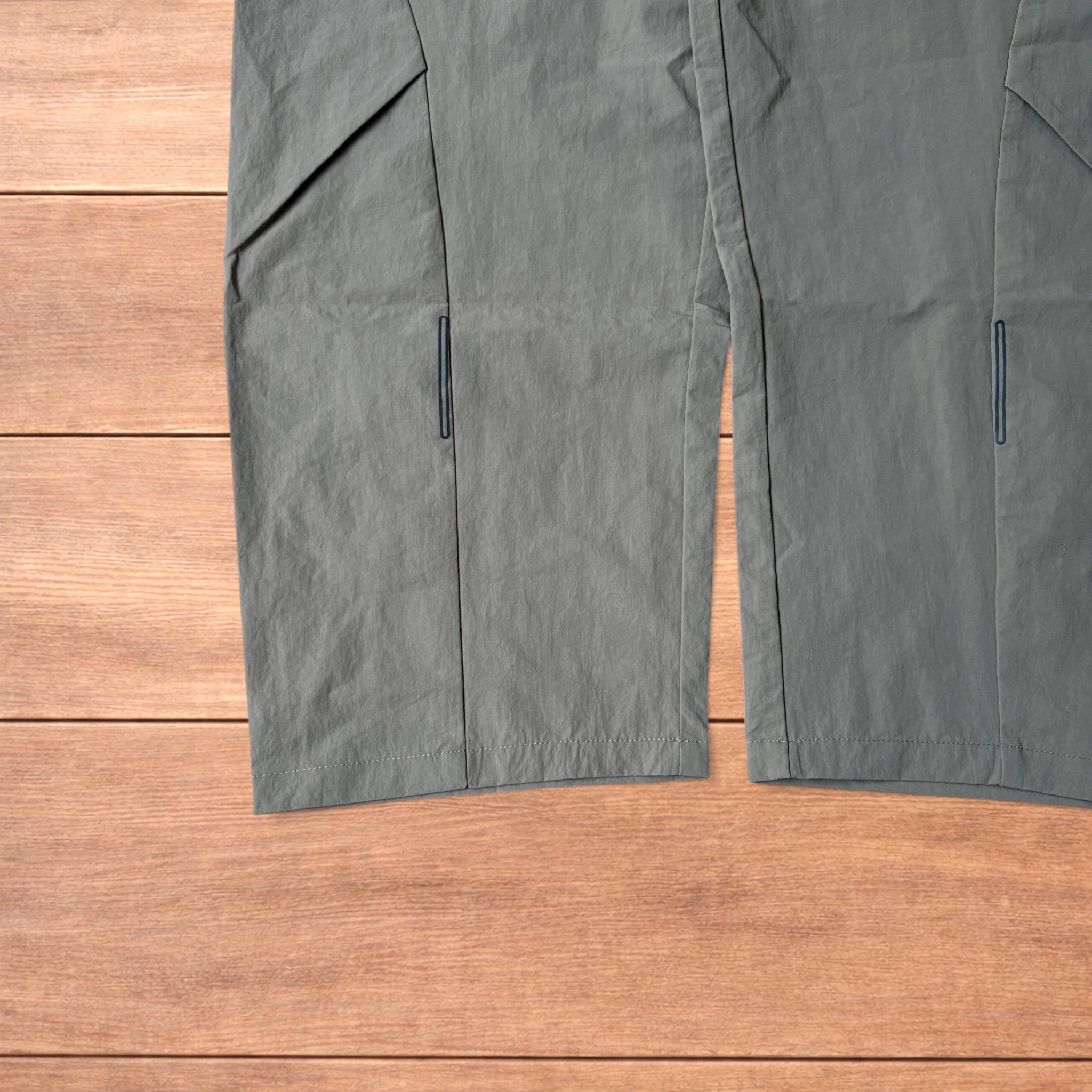Japanese Brand Baggy gorpcore tech hiking pants in khaki green. Size US 36 / EU 52 - 4 Thumbnail