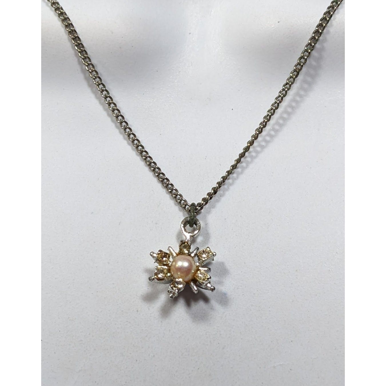 Other Vintage Sunburst Rhinestone And Faux Pearl Pendant Necklace Size ONE SIZE - 4 Thumbnail