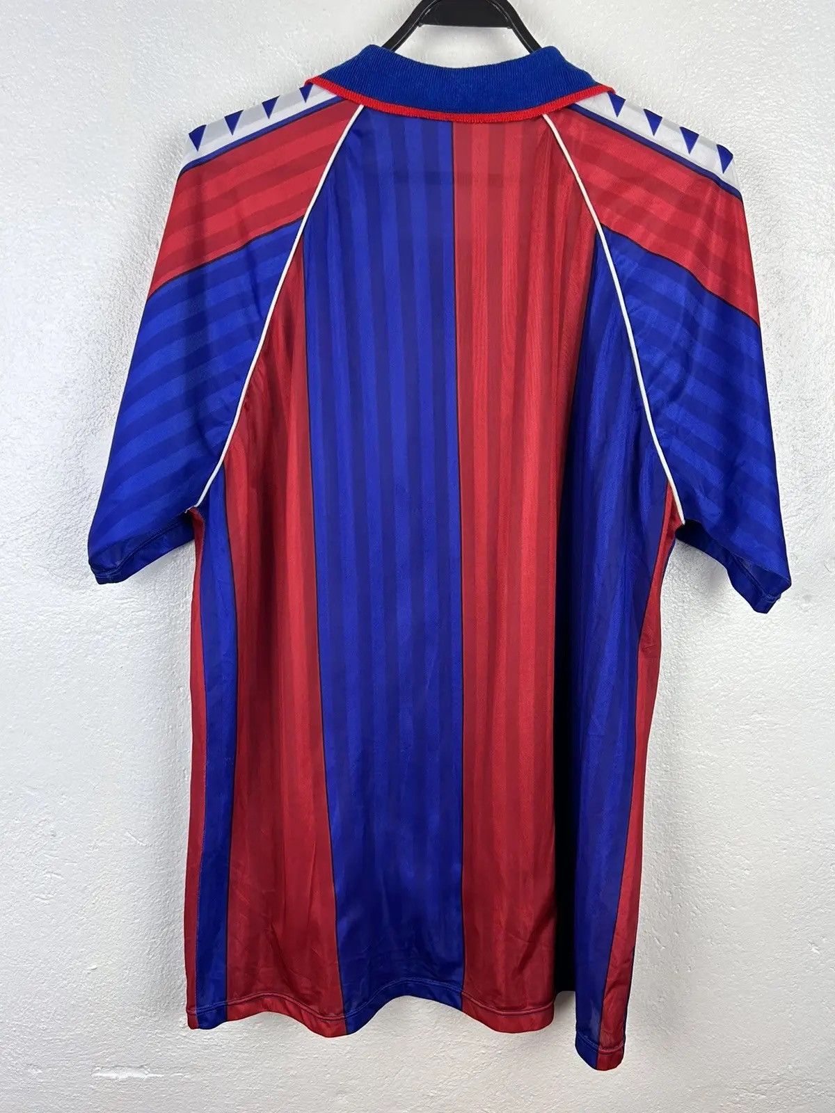 Vintage 90s Vintage 1992/93/94 F.C. Barcelona Rogers Licensed Jersey Size US L / EU 52-54 / 3 - 4 Thumbnail