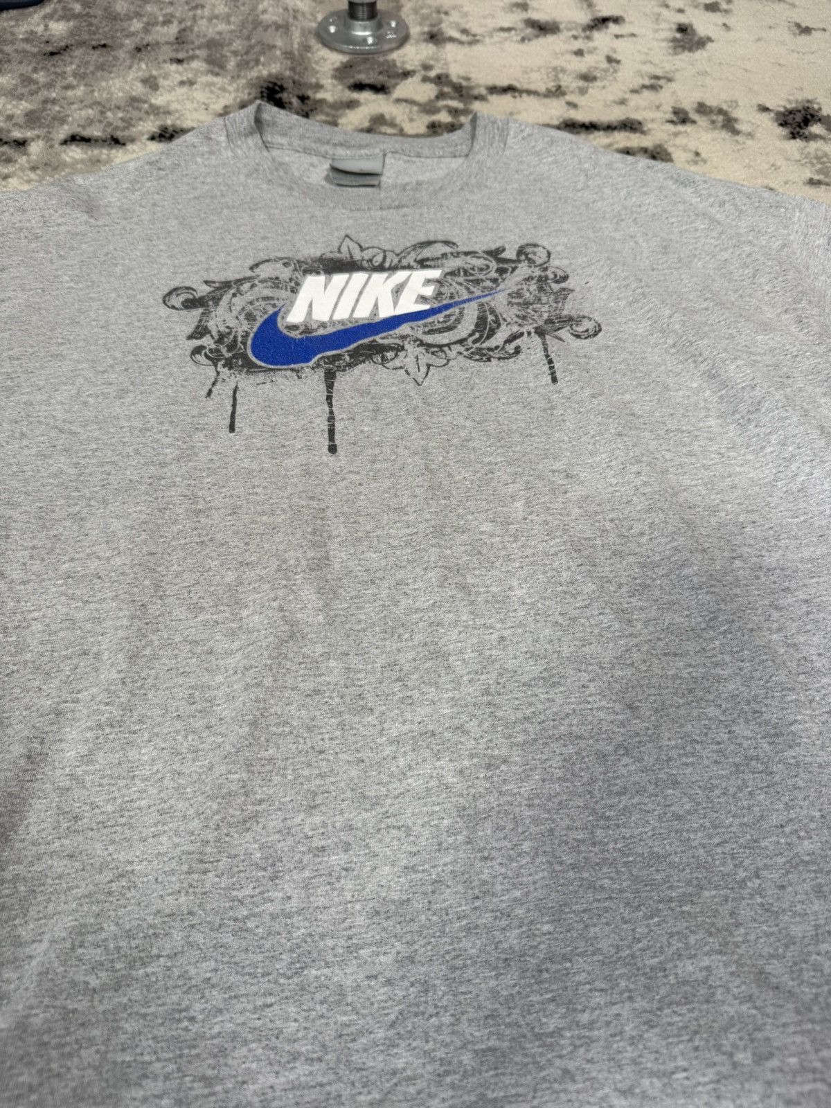 Nike Y2K Nike Logo Print Grey T-Shirt Size US XXL / EU 58 / 5 - 3 Thumbnail
