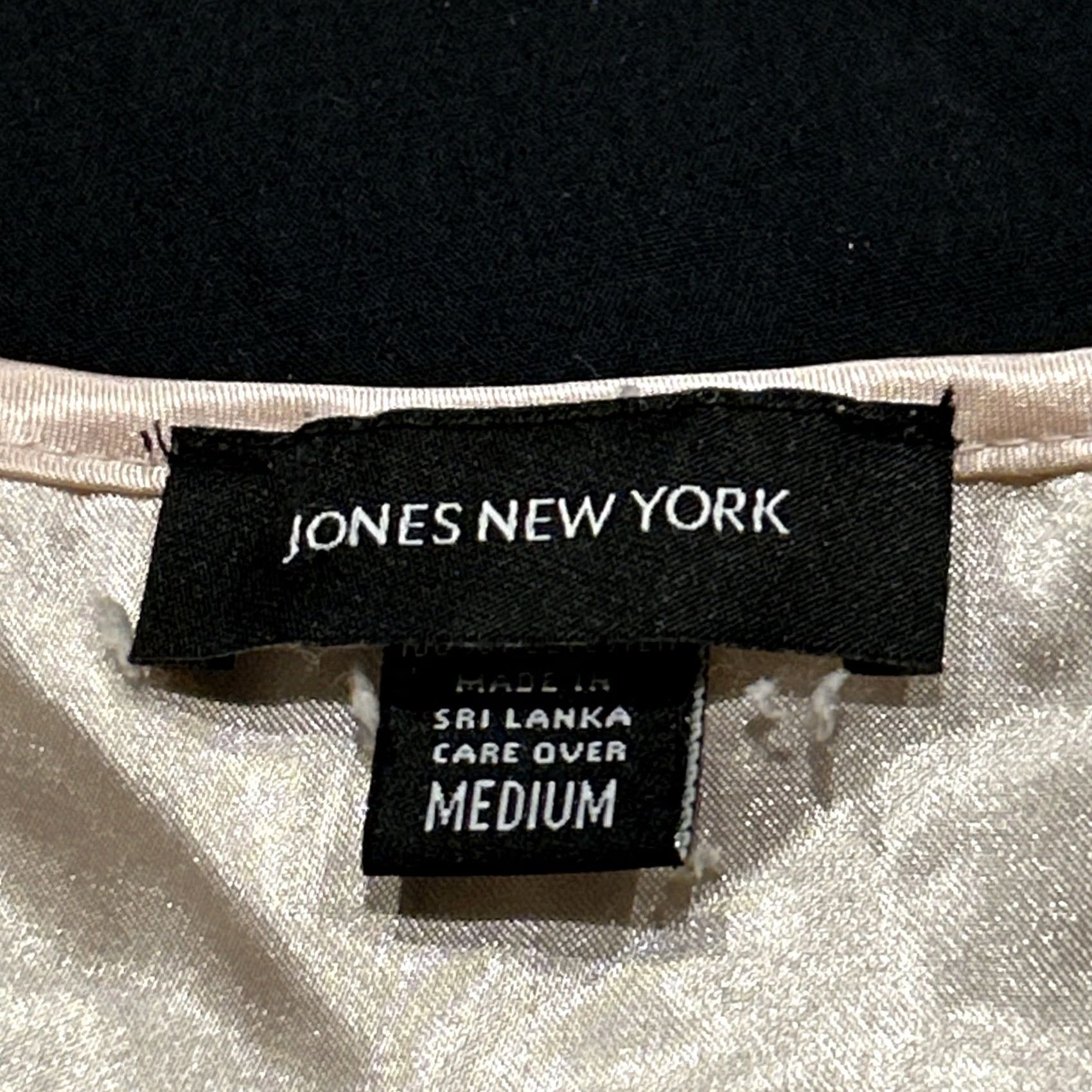 Jones New York VINTAGE Jones New York Satin Short Sleeve Nightgown M Yellow Chemise Gown Women Satin Light Weight 33” 19” Chest Size 32" / US 10 / IT 46 - 2 Thumbnail