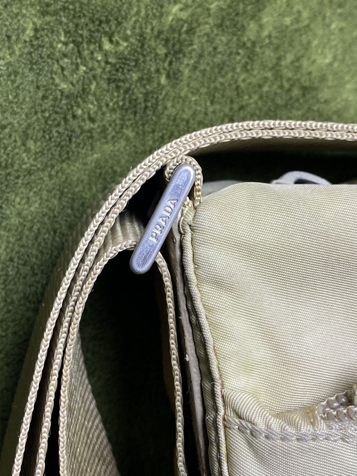 Prada Vintage Prada khaki beige nylon tessuto crossbody bag Size ONE SIZE - 9 Thumbnail