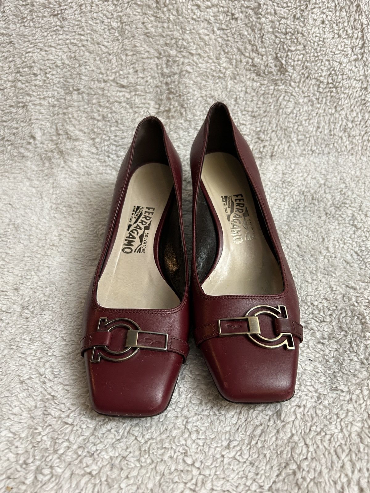 Salvatore Ferragamo Salvatore Ferragamo Women’s Burgundy Leather Gancini Pumps Size US 8.5 / IT 38.5 - 2 Thumbnail