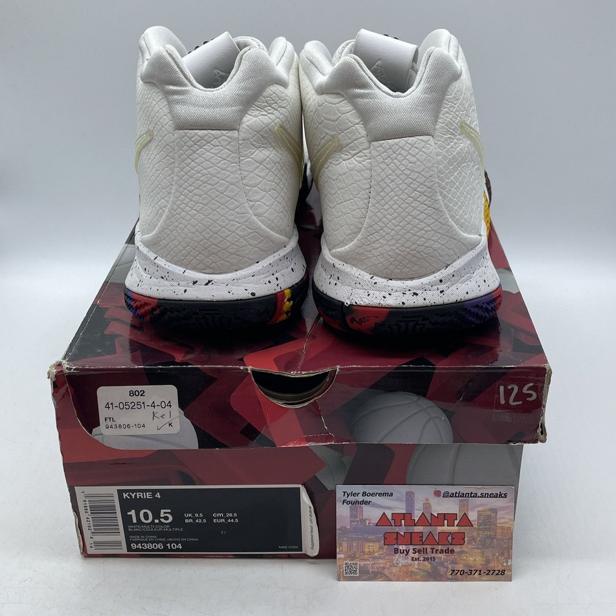 Nike Kyrie 4 ncaa tournament Size US 10.5 / EU 43-44 - 3 Thumbnail