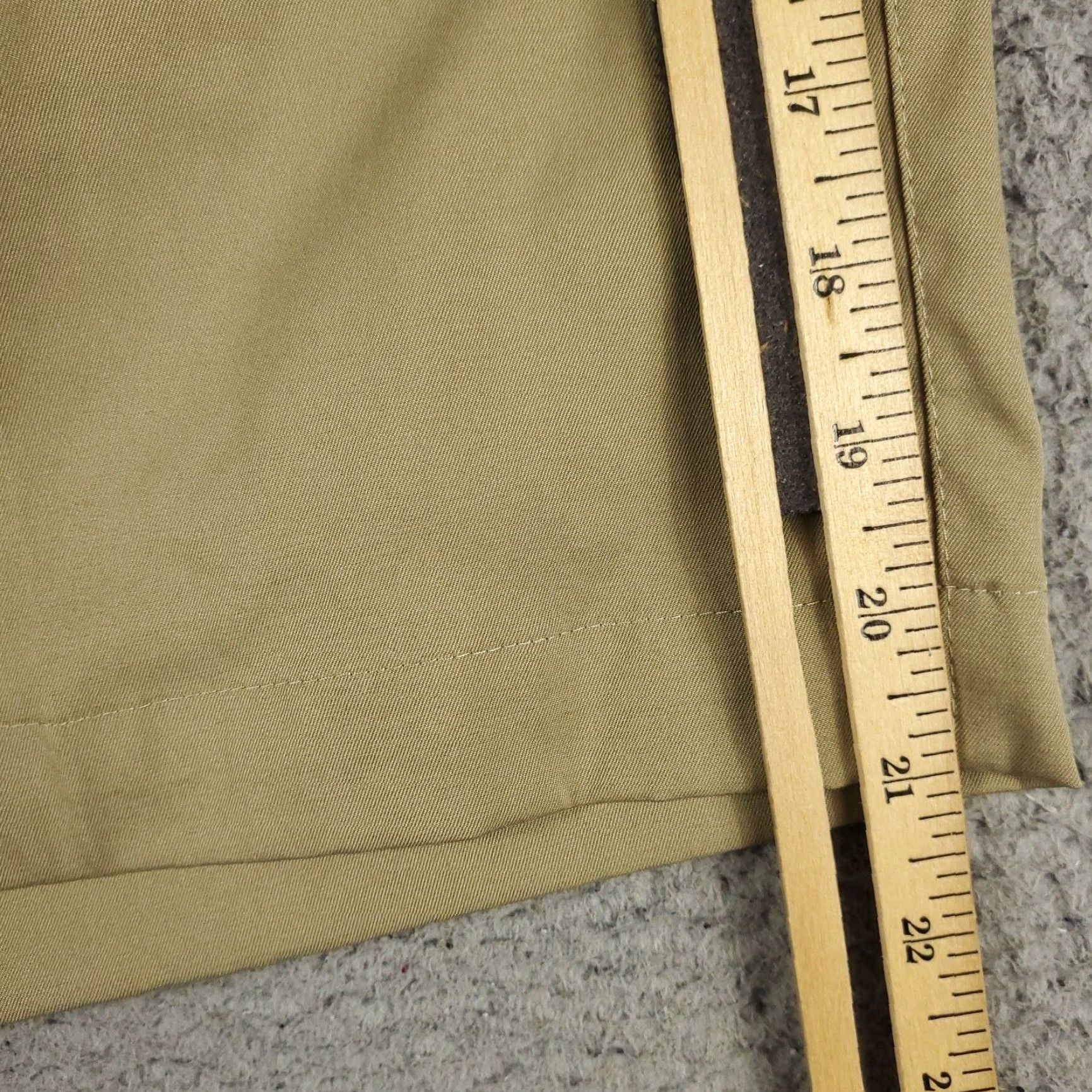 Nike Nike Shorts Mens Size 36 Beige Golf Dri Fit Flat Front Chino Casual Regular Nike Waist 36 Beige Shirt? Size US 36 / EU 52 - 5 Thumbnail