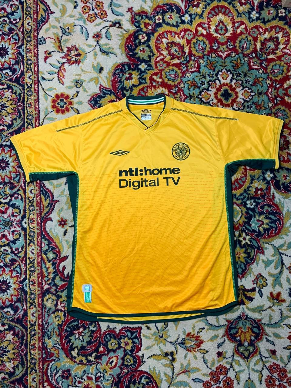 Umbro CELTIC GLASGOW 2002/2003 AWAY FOOTBALL SHIRT SOCCER JERSEY Size US XL / EU 56 / 4 - 1 Thumbnail