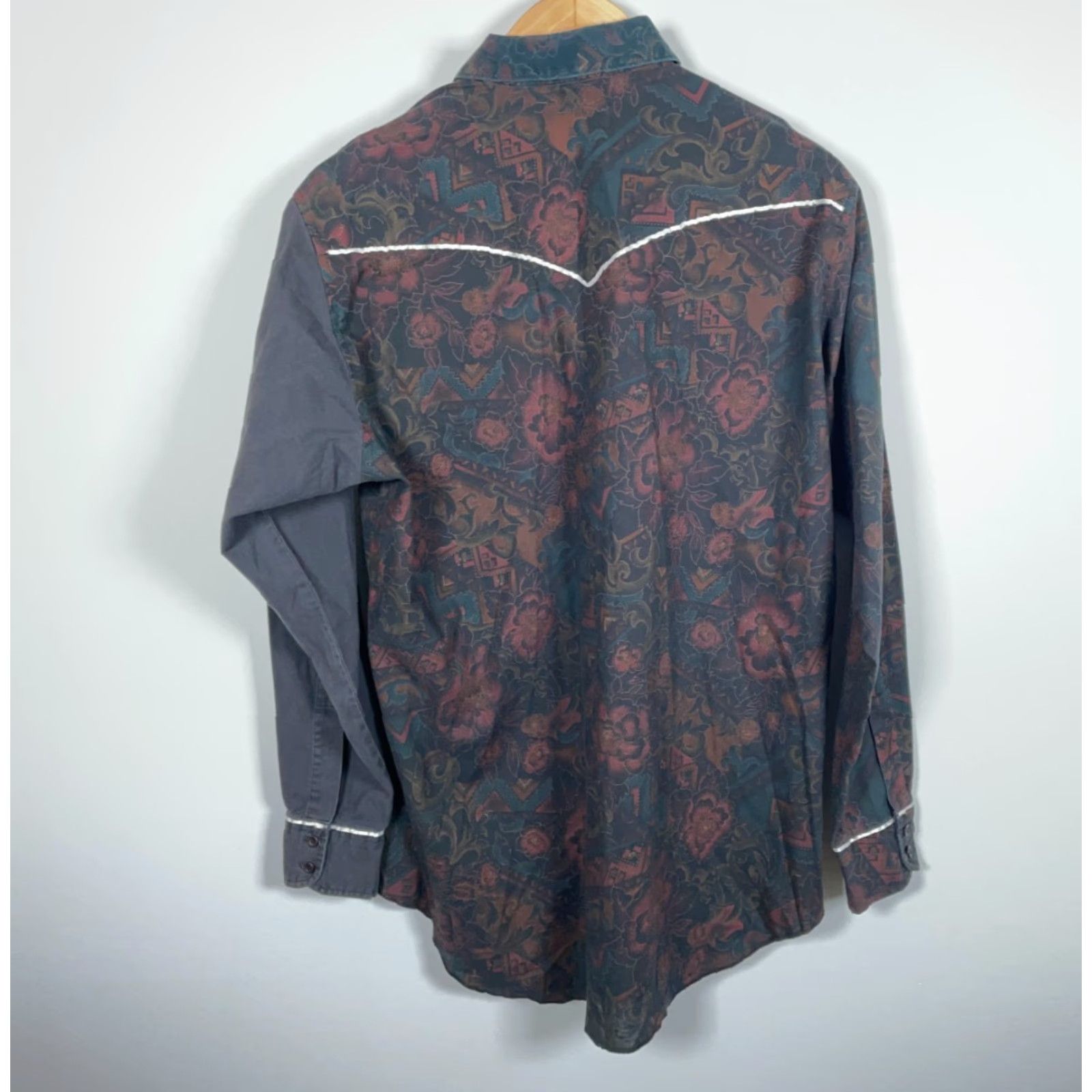 Wrangler VINTAGE Wrangler Cowboy Cut Shirt Men XL Black Floral 90s Western USA Made Cotton Twill Button-Down 17-35 (Adult) Mens Size US XL / EU 56 / 4 - 2 Thumbnail