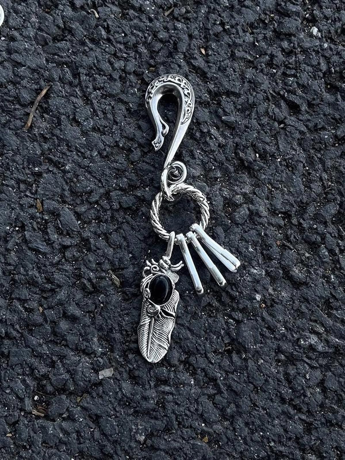Jewelry Gem Twist Buckle Keychain, y2k Keychain Size ONE SIZE - 1 Thumbnail