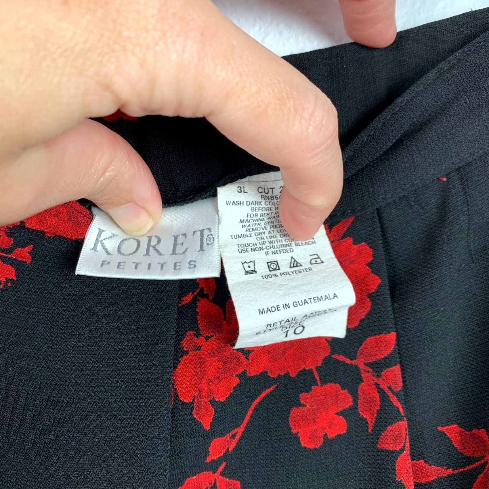 Vintage VINTAGE Koret Petites Black Red Romantic Flowy Long Skirt 10P Petite 1990s Womens Black Skirt Size 32" / US 10 / IT 46 - 5 Thumbnail