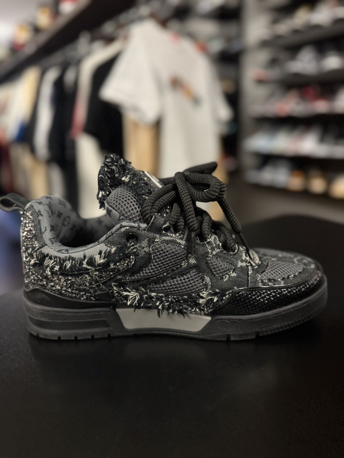 Louis Vuitton Louis Vuitton Swarovski Crystal Skates Black 8.5LV/9.5US Size US 9.5 / EU 42-43 - 11 Thumbnail