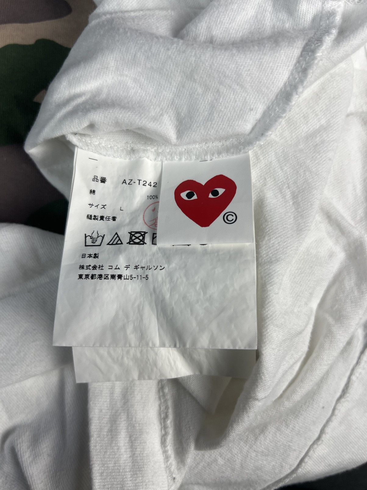Comme des Garcons Comme des Garçons PLAY Camo Heart Tee – White (XL) Size US XL / EU 56 / 4 - 4 Thumbnail