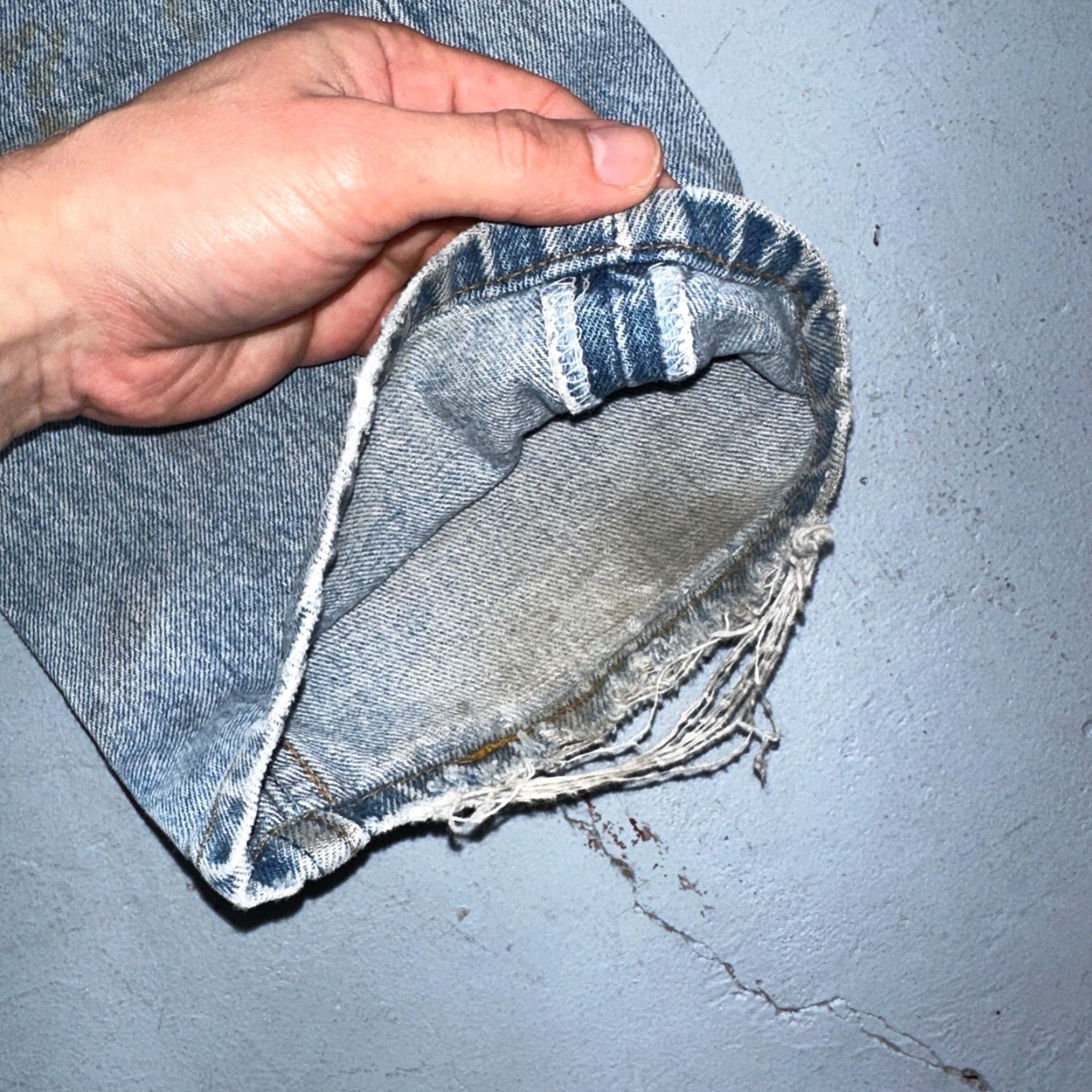Levi's VINTAGE Levi's 501 Jeans Men Adult Medium Straight Leg 34x34 90s USA Blue Denim Size US 34 / EU 50 - 4 Thumbnail