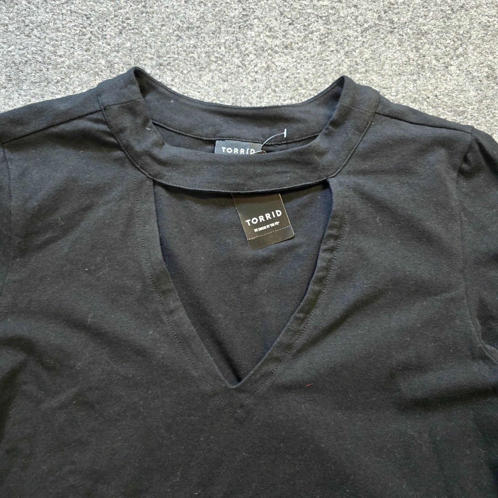 Torrid Torrid Top Womens 2X Black V Neck Cutout 3/4 Sleeve Stretch Fitted Capsule Shirt Womens Size XXL / US 16-18 / IT 52-54 - 2 Thumbnail