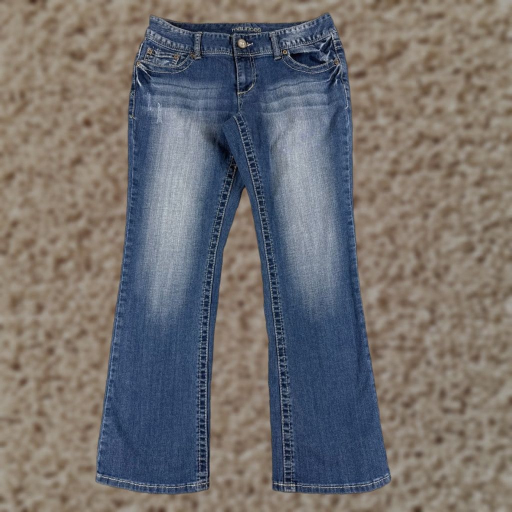 Vintage Maurices Jeans Women 5 Blue Denim Flared Low Rise 30x29 Cotton Embroidered Distressed 5-Pocket Design Vintage: No Size 27" / US 4 / IT 40 - 1 Thumbnail