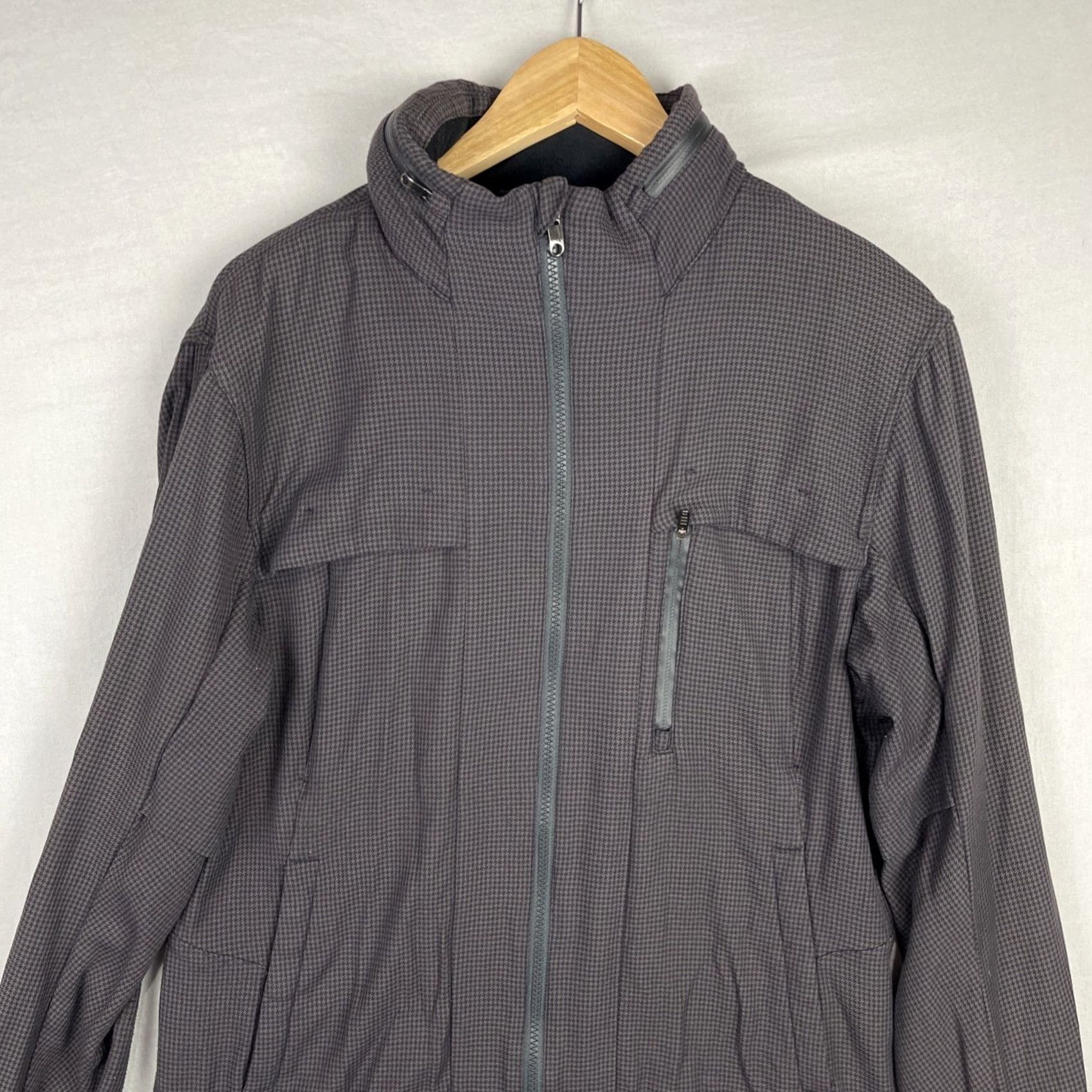 Lululemon Lululemon Jacket Mens M Black Relay Full Zip Concealed Hood Houndstooth Size US M / EU 48-50 / 2 - 2 Thumbnail